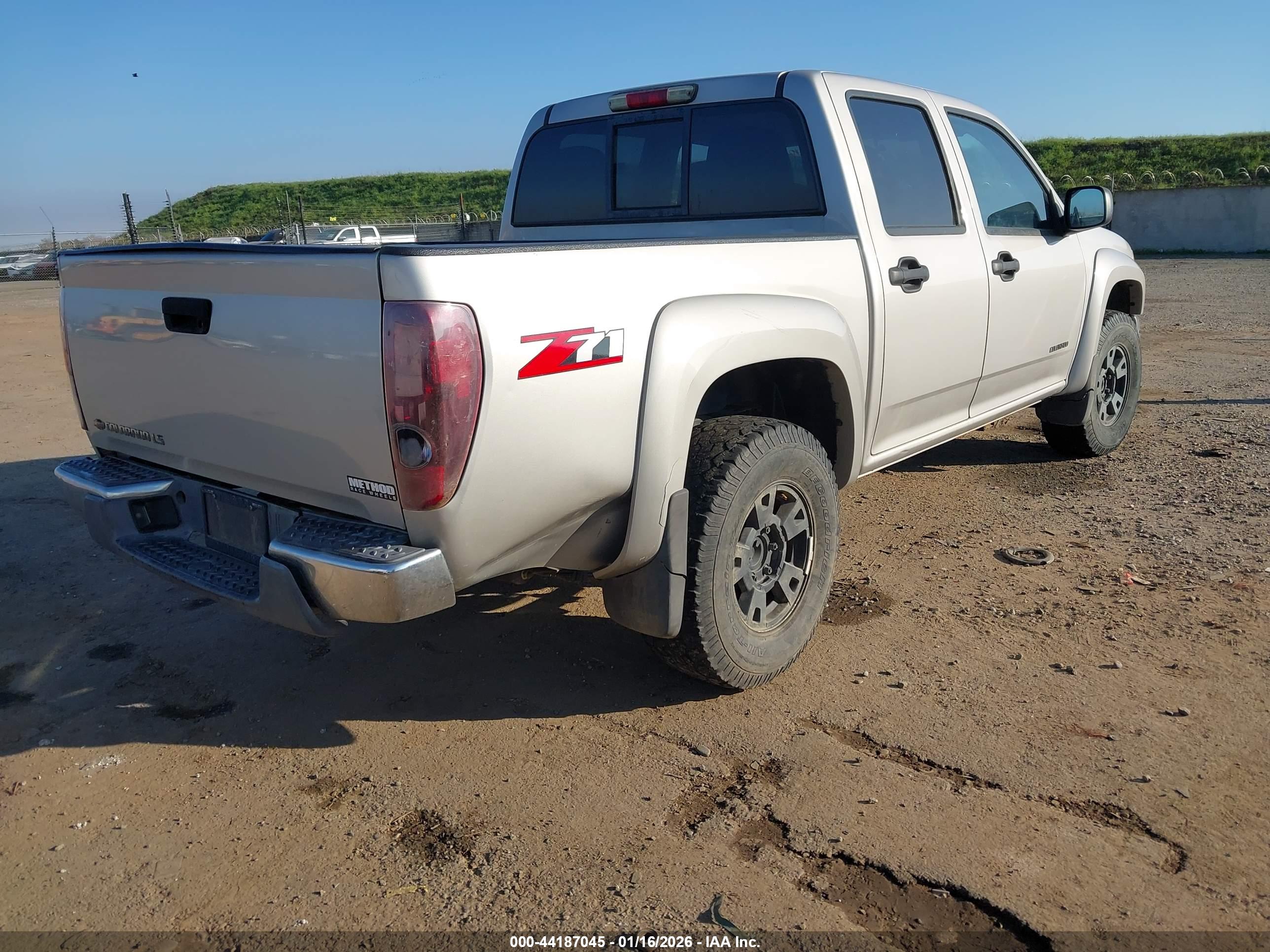 CHEVROLET COLORADO image 4