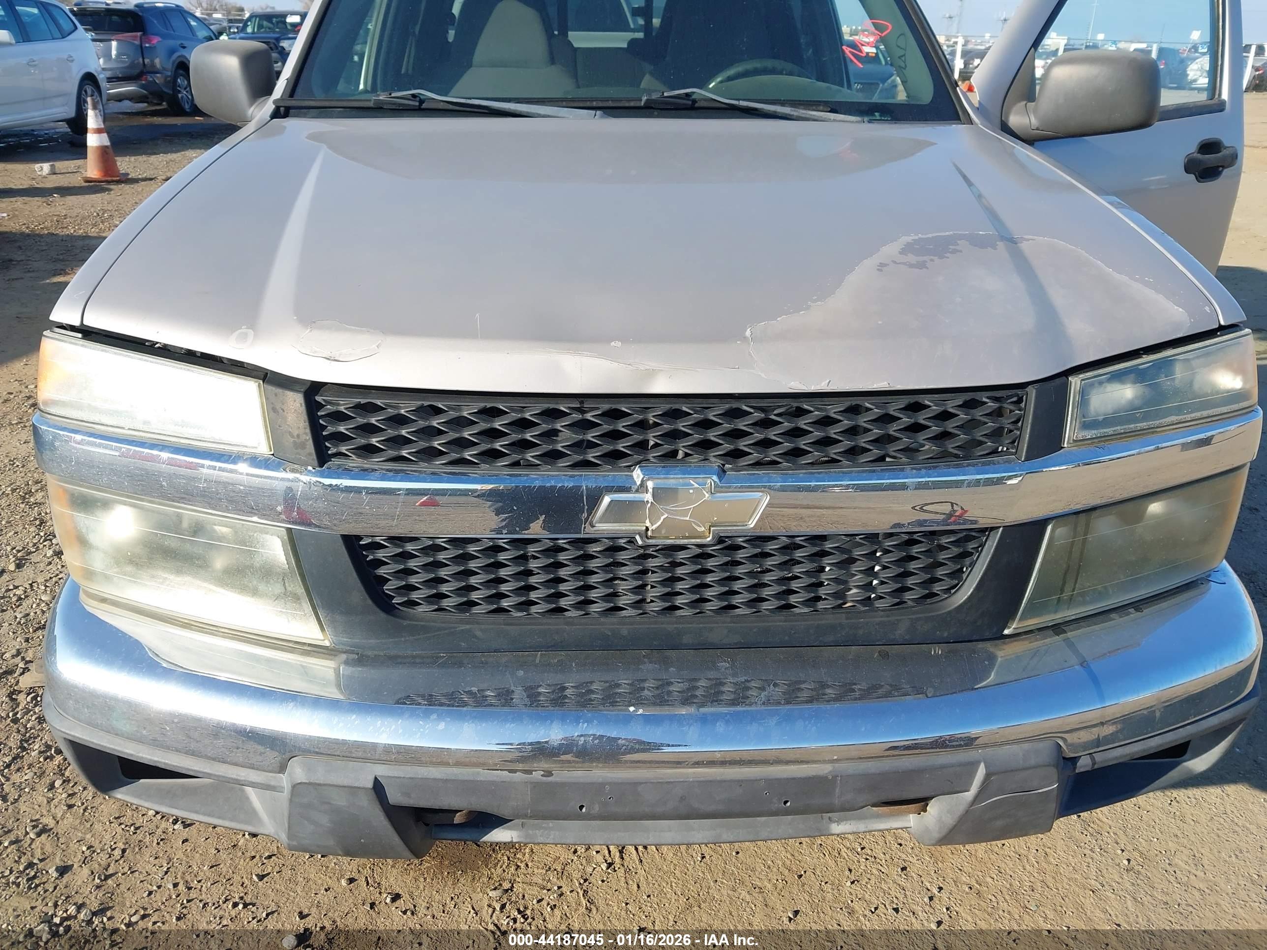 CHEVROLET COLORADO image 6