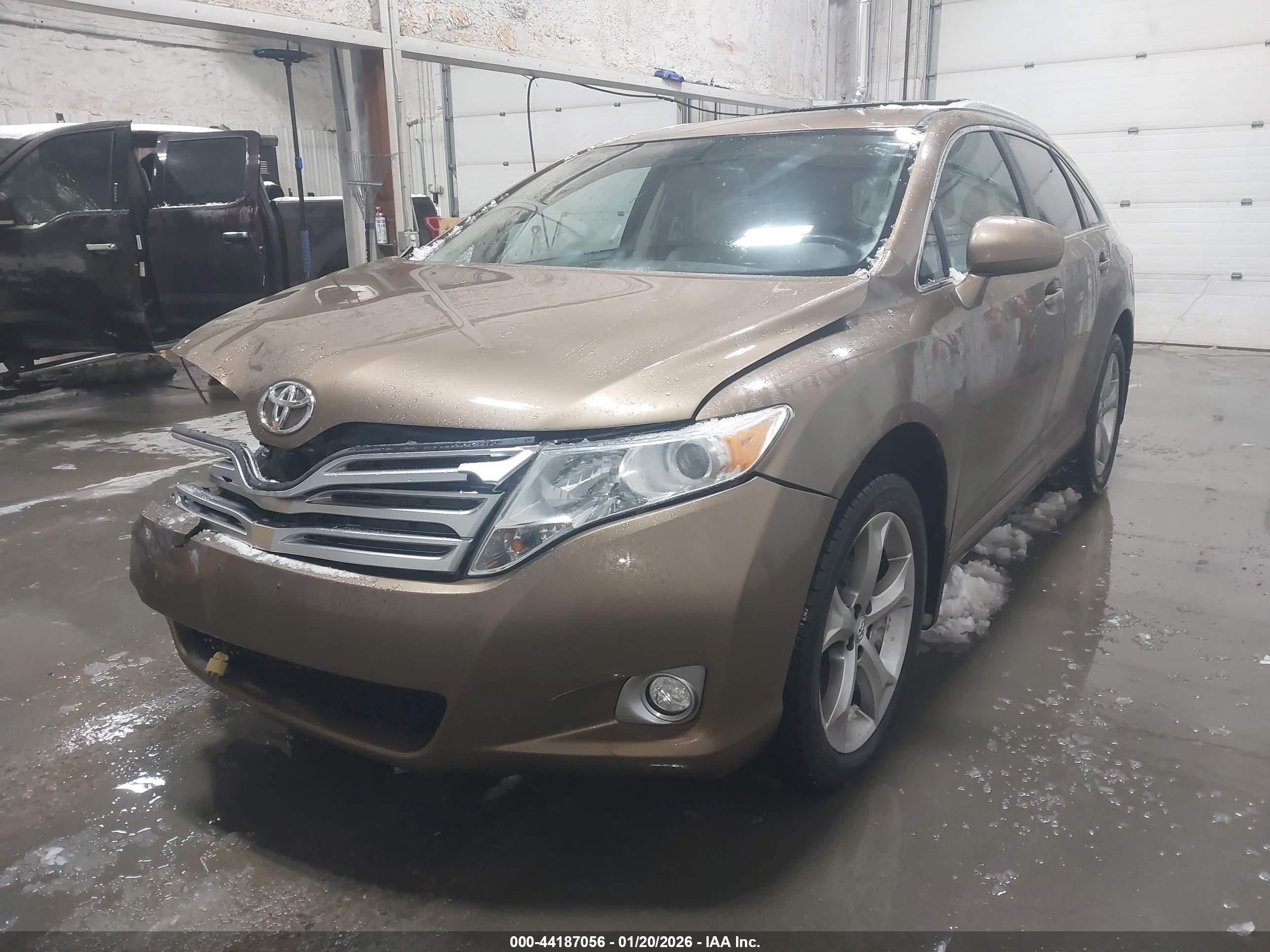 TOYOTA VENZA image 2