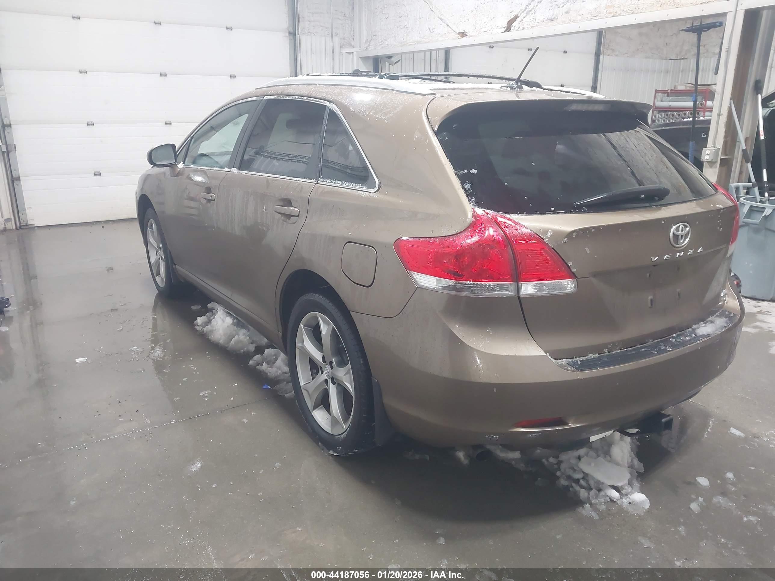 TOYOTA VENZA image 3