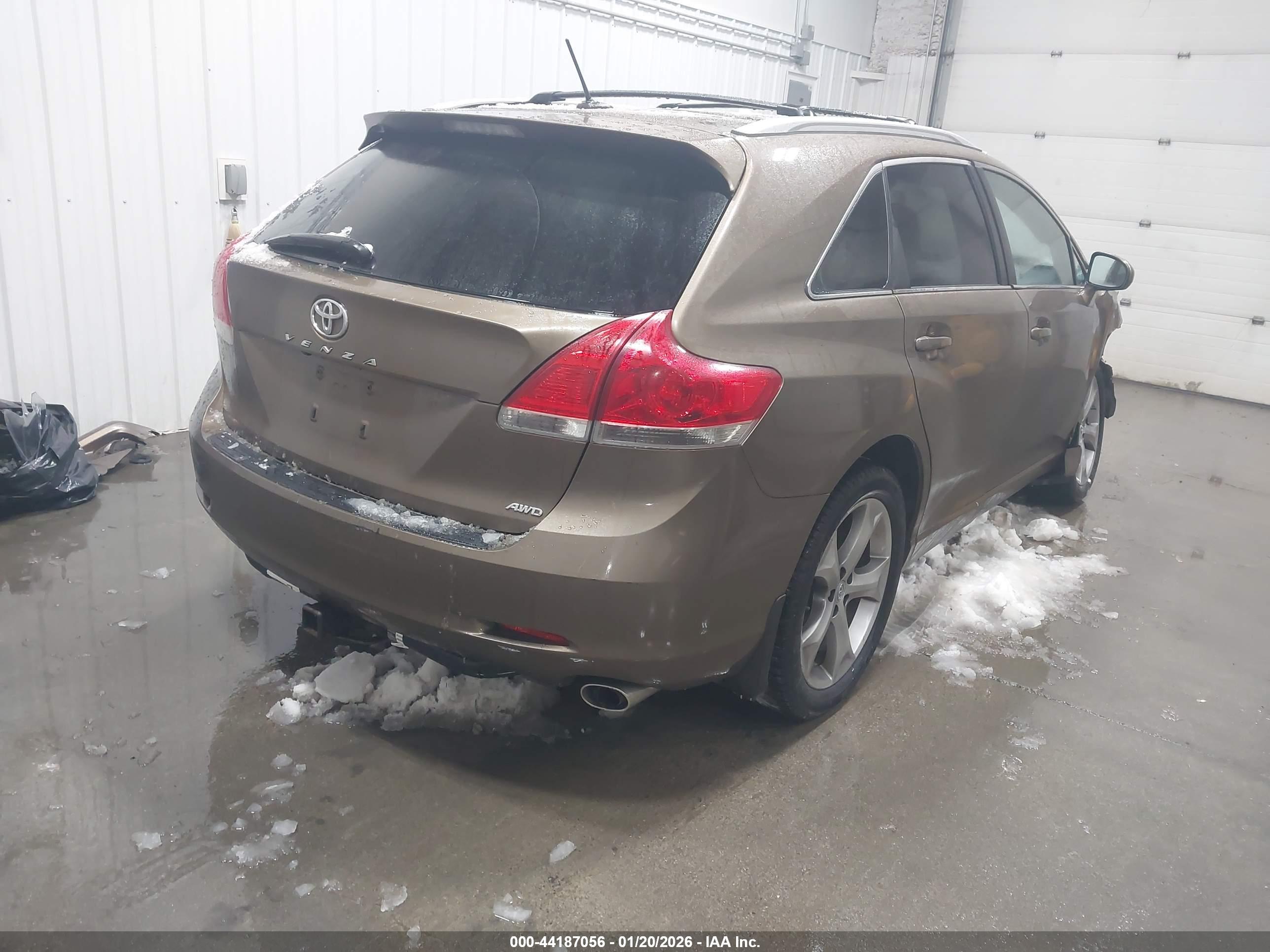 TOYOTA VENZA image 4
