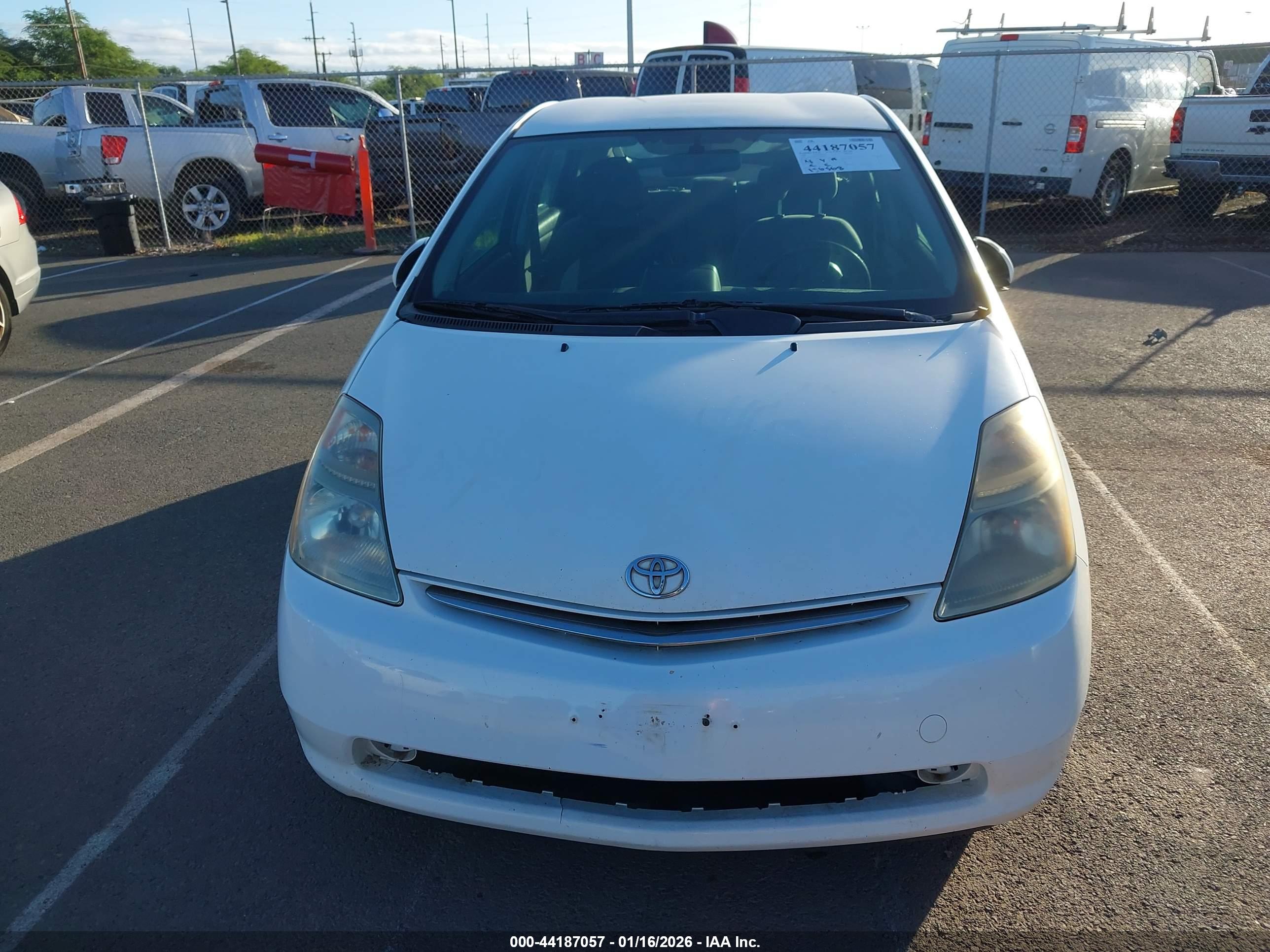 TOYOTA PRIUS image 6