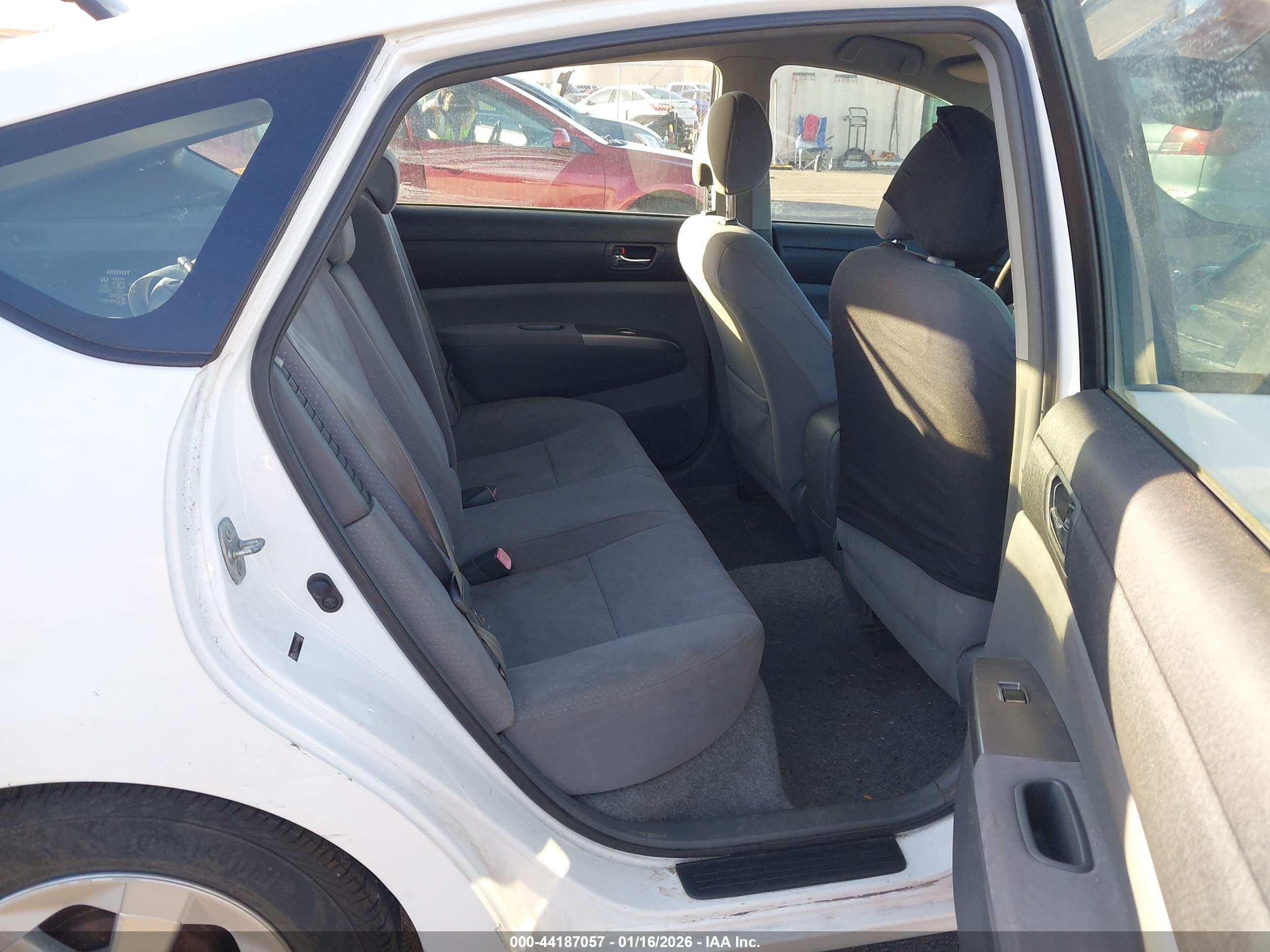 TOYOTA PRIUS image 8