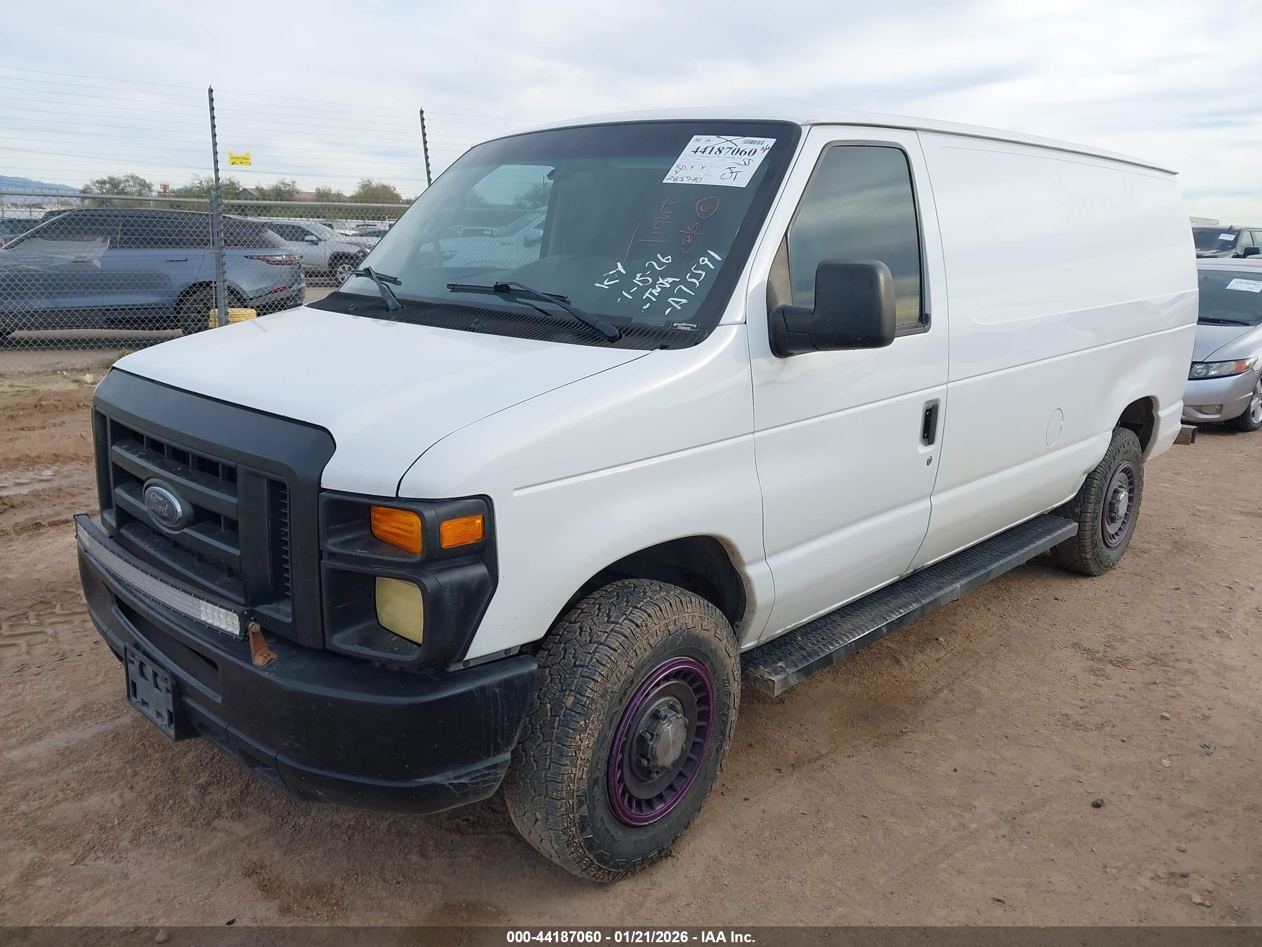 FORD E-250 image 2