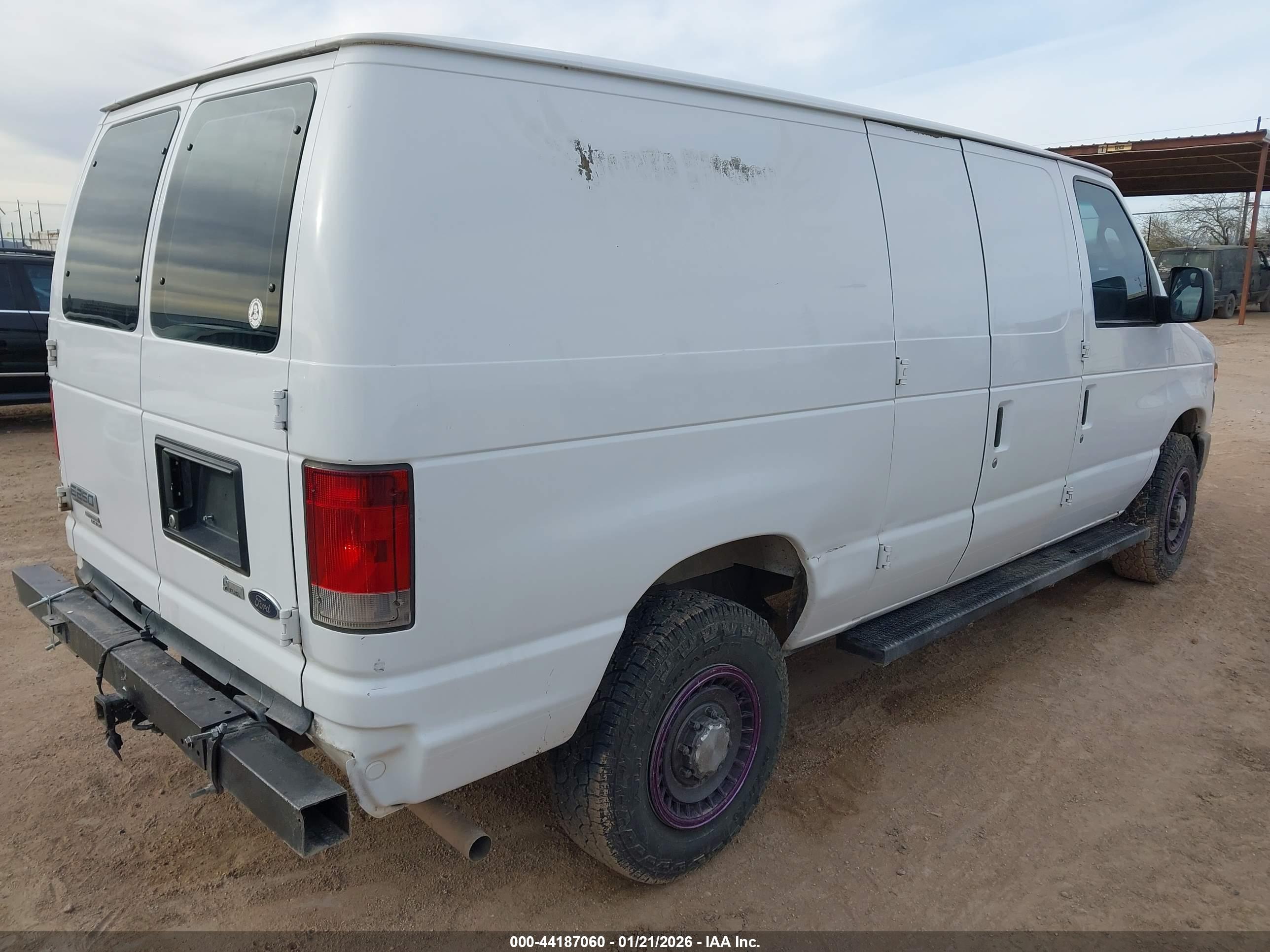 FORD E-250 image 4
