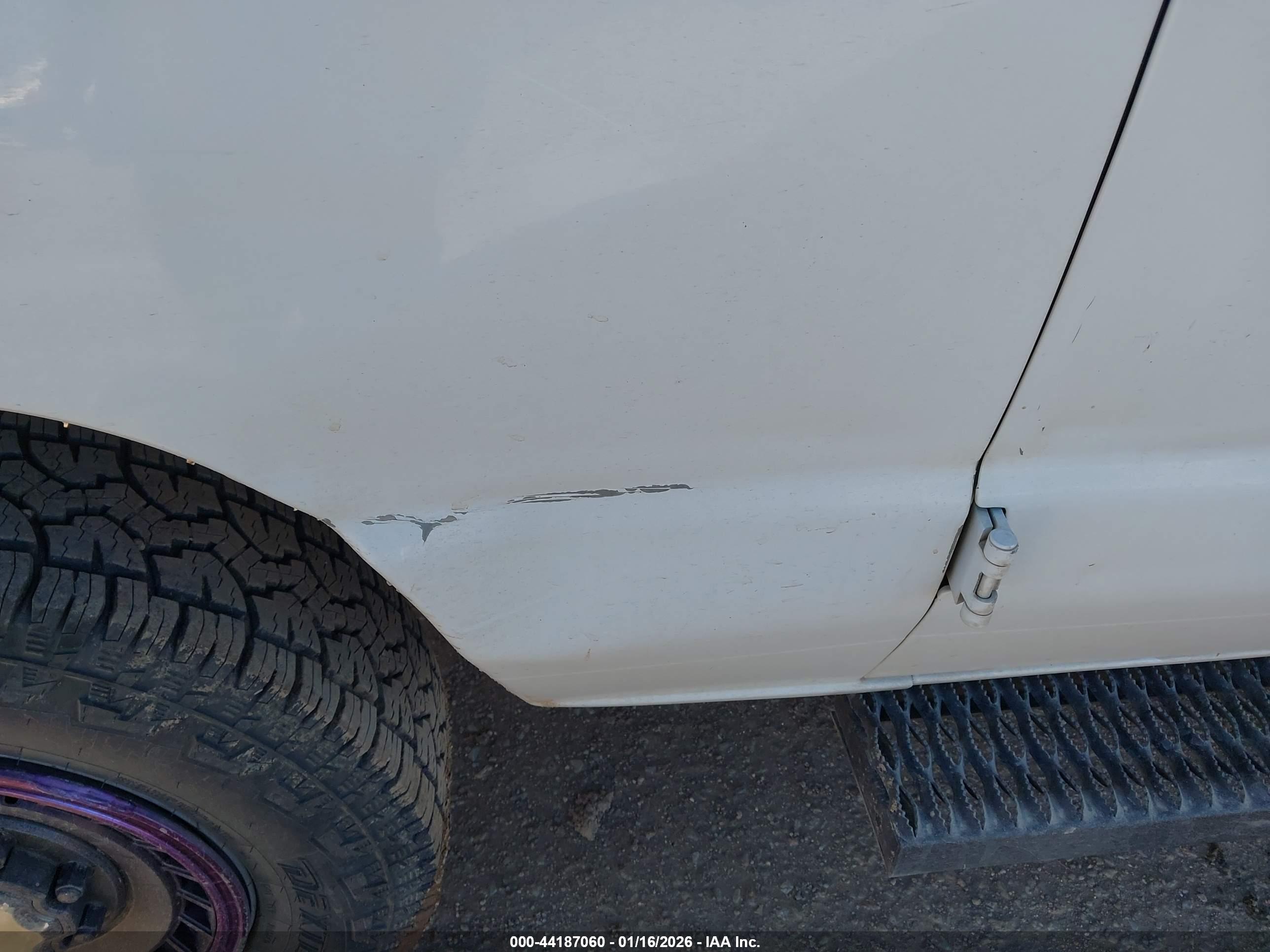 FORD E-250 image 6