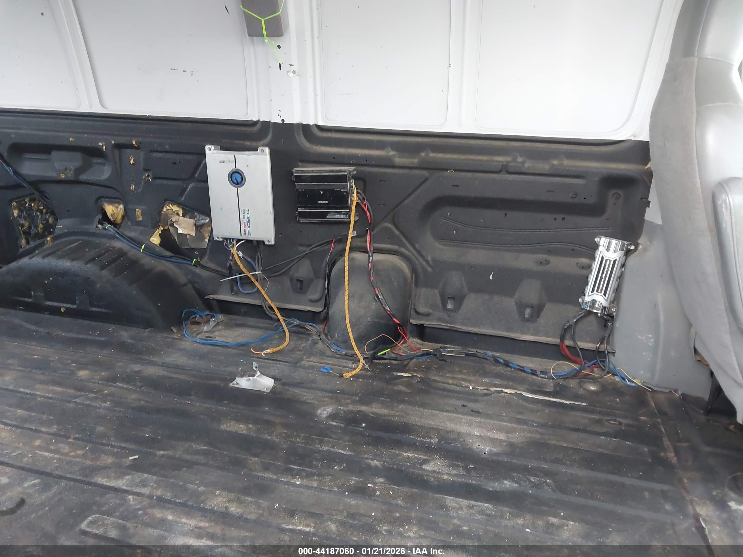 FORD E-250 image 8