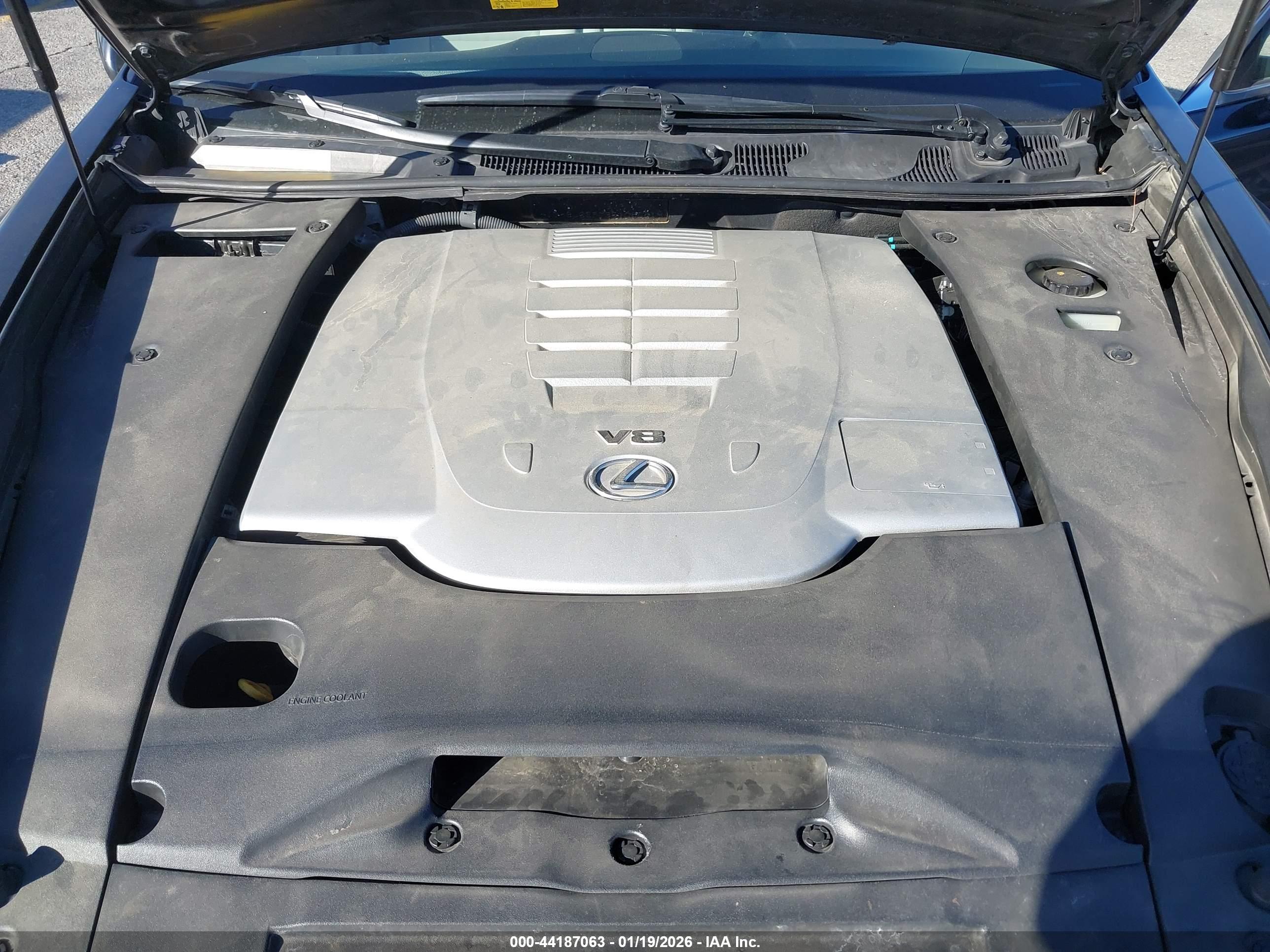 LEXUS LS image 10