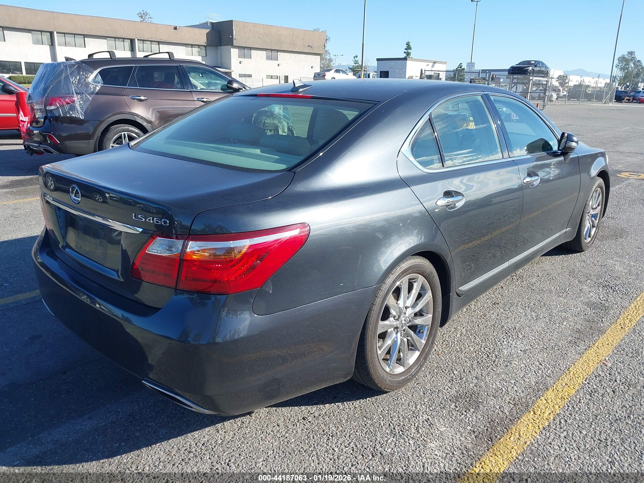 LEXUS LS image 4