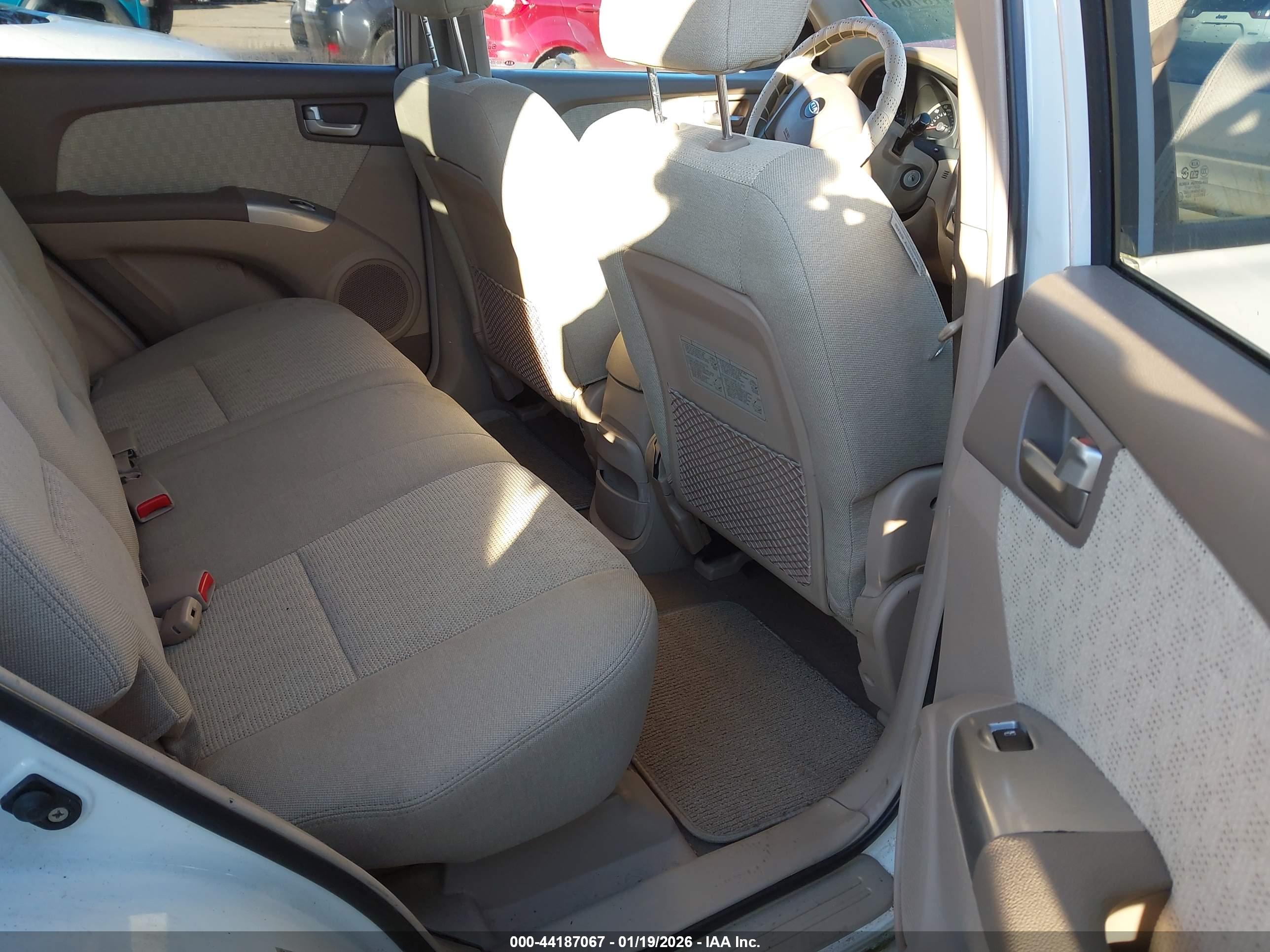 KIA SPORTAGE image 8