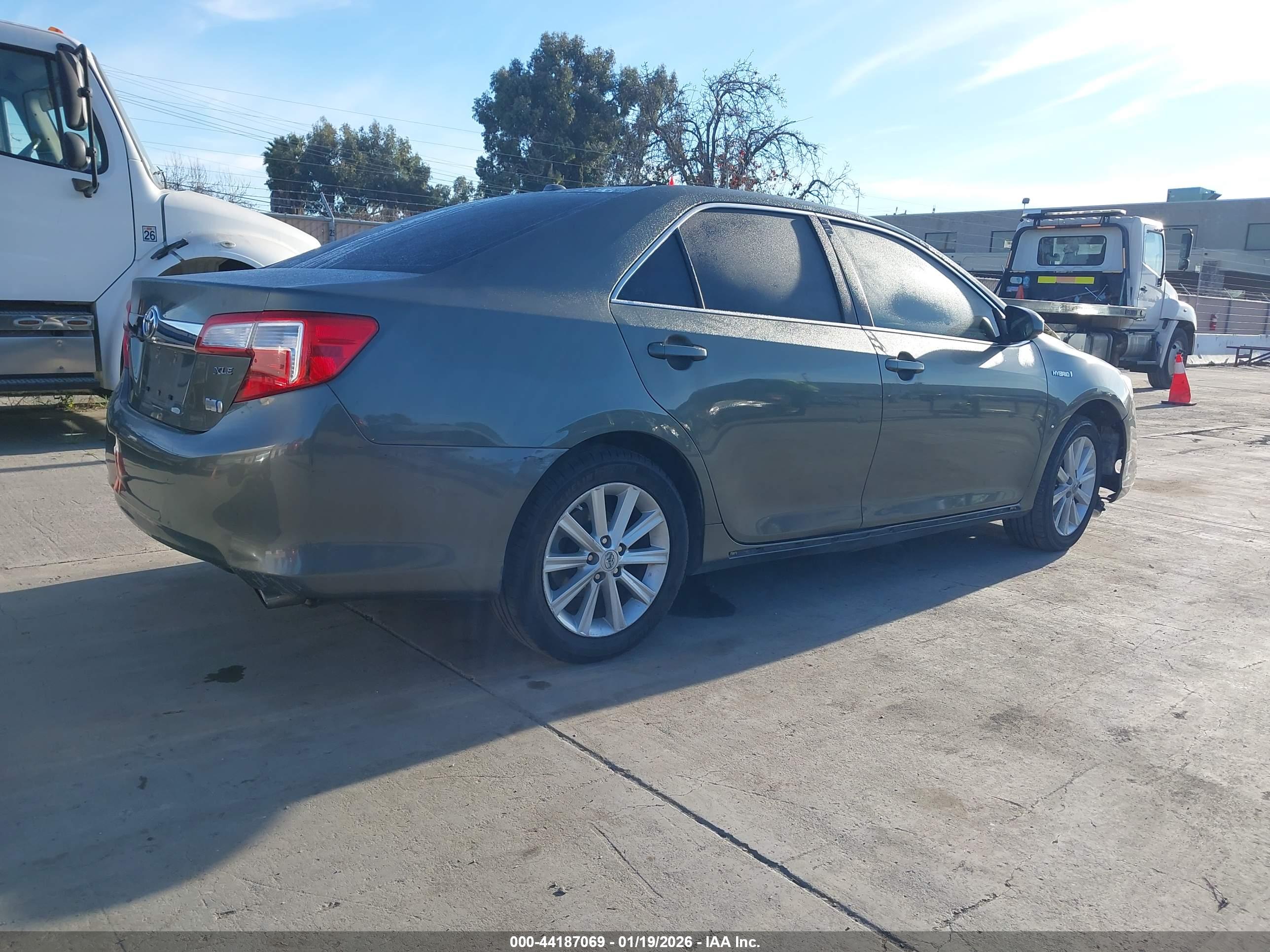 TOYOTA CAMRY image 4