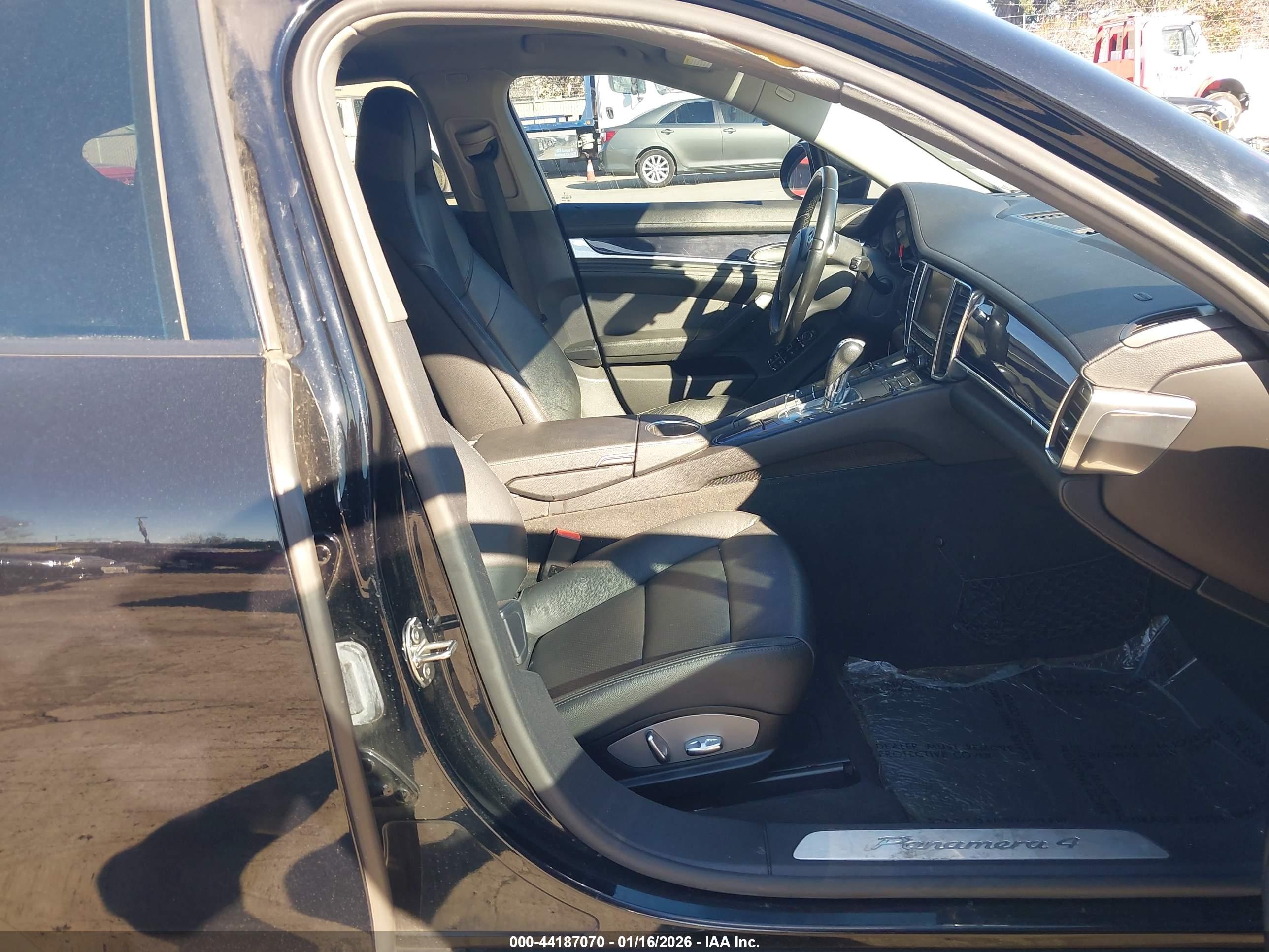 PORSCHE PANAMERA image 5