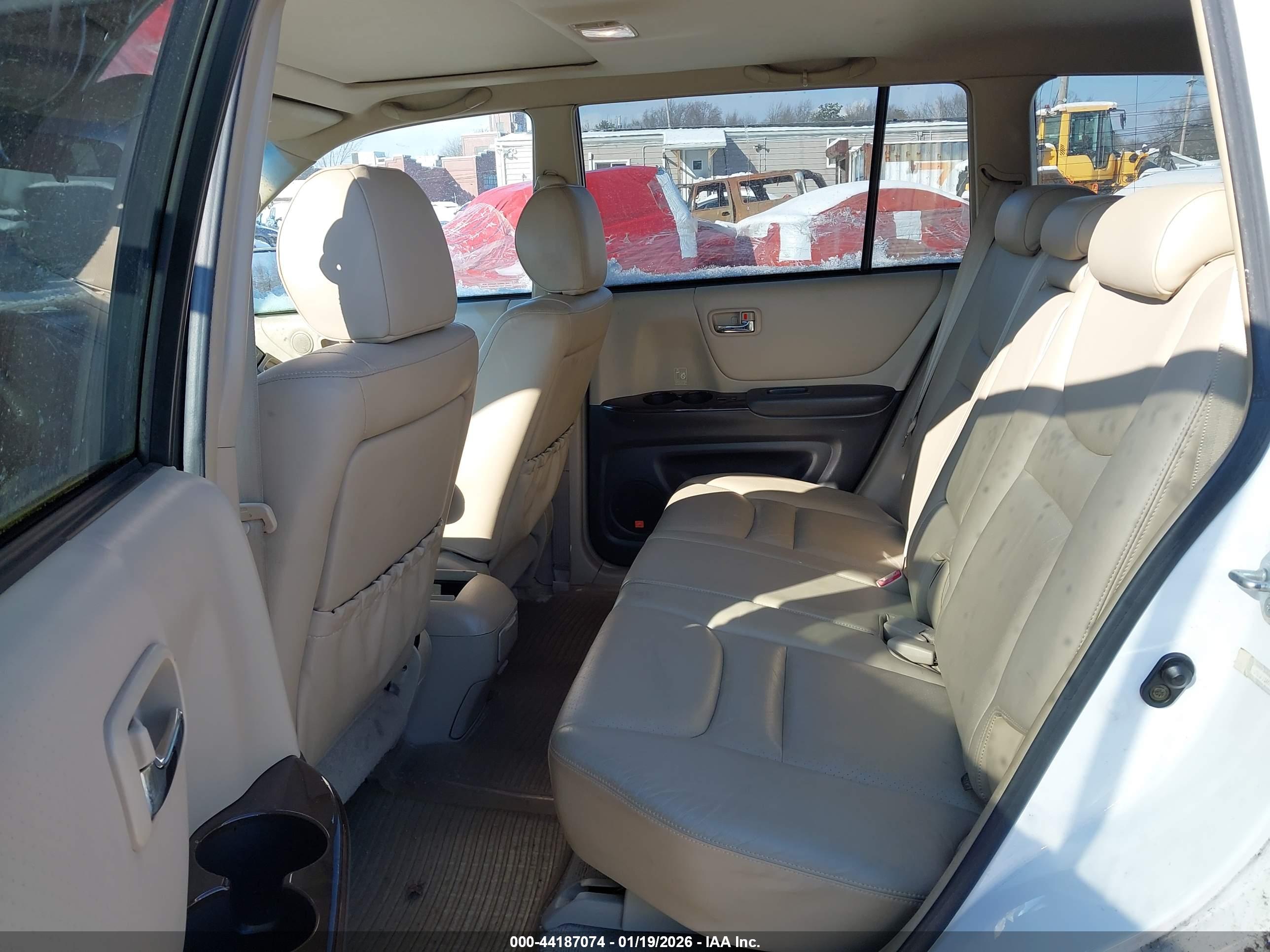 TOYOTA HIGHLANDER image 8