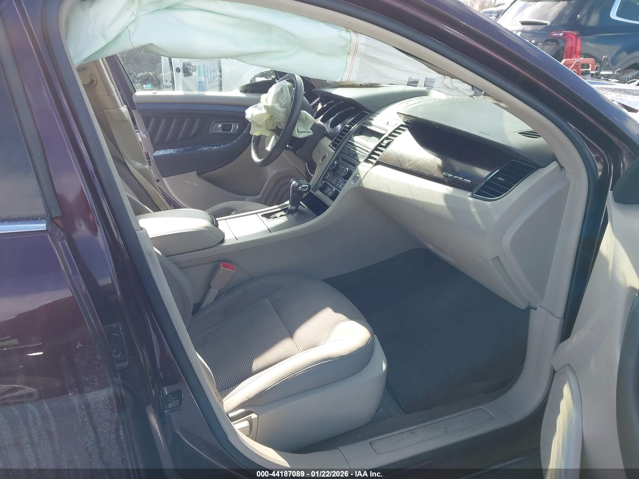 FORD TAURUS image 5