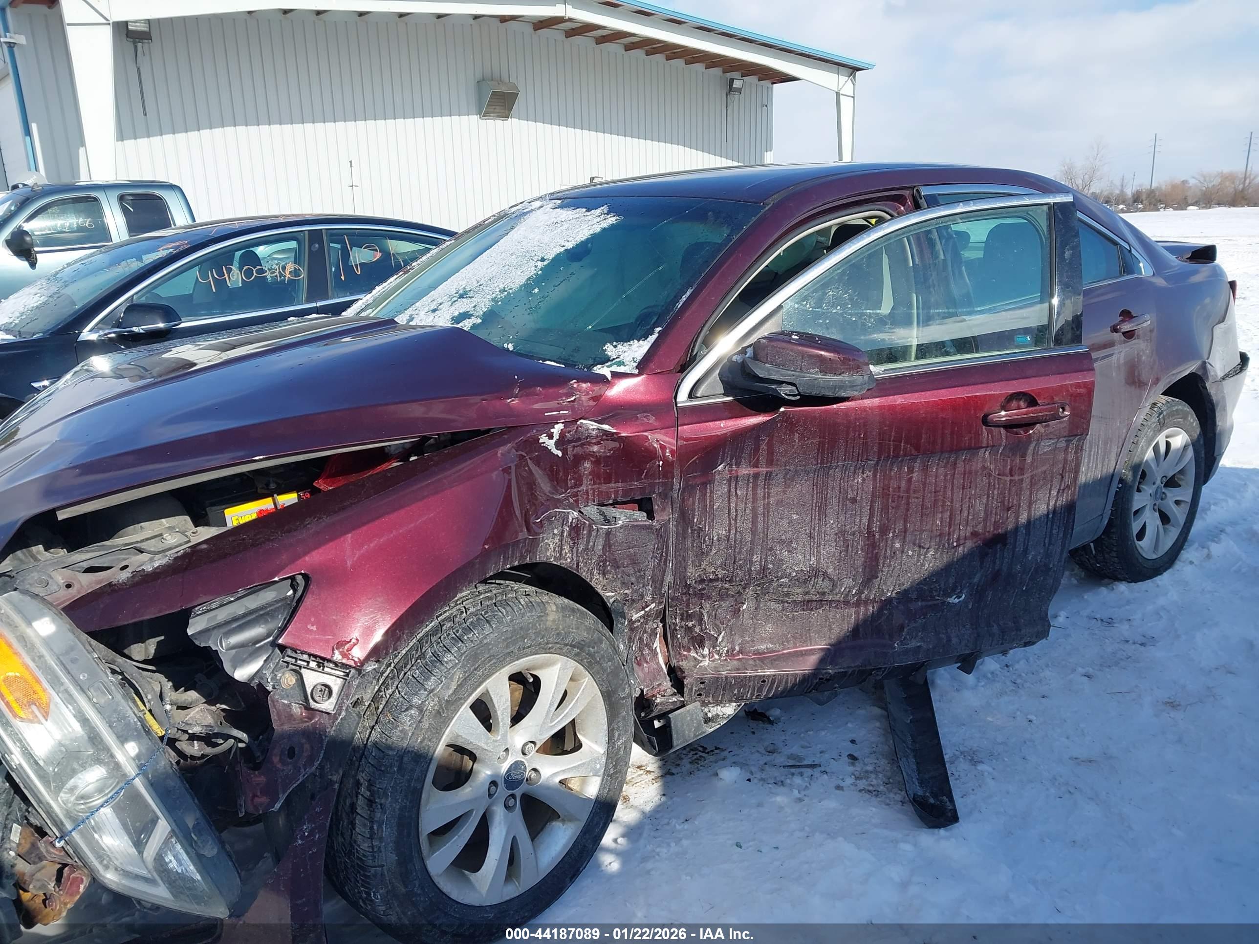 FORD TAURUS image 6