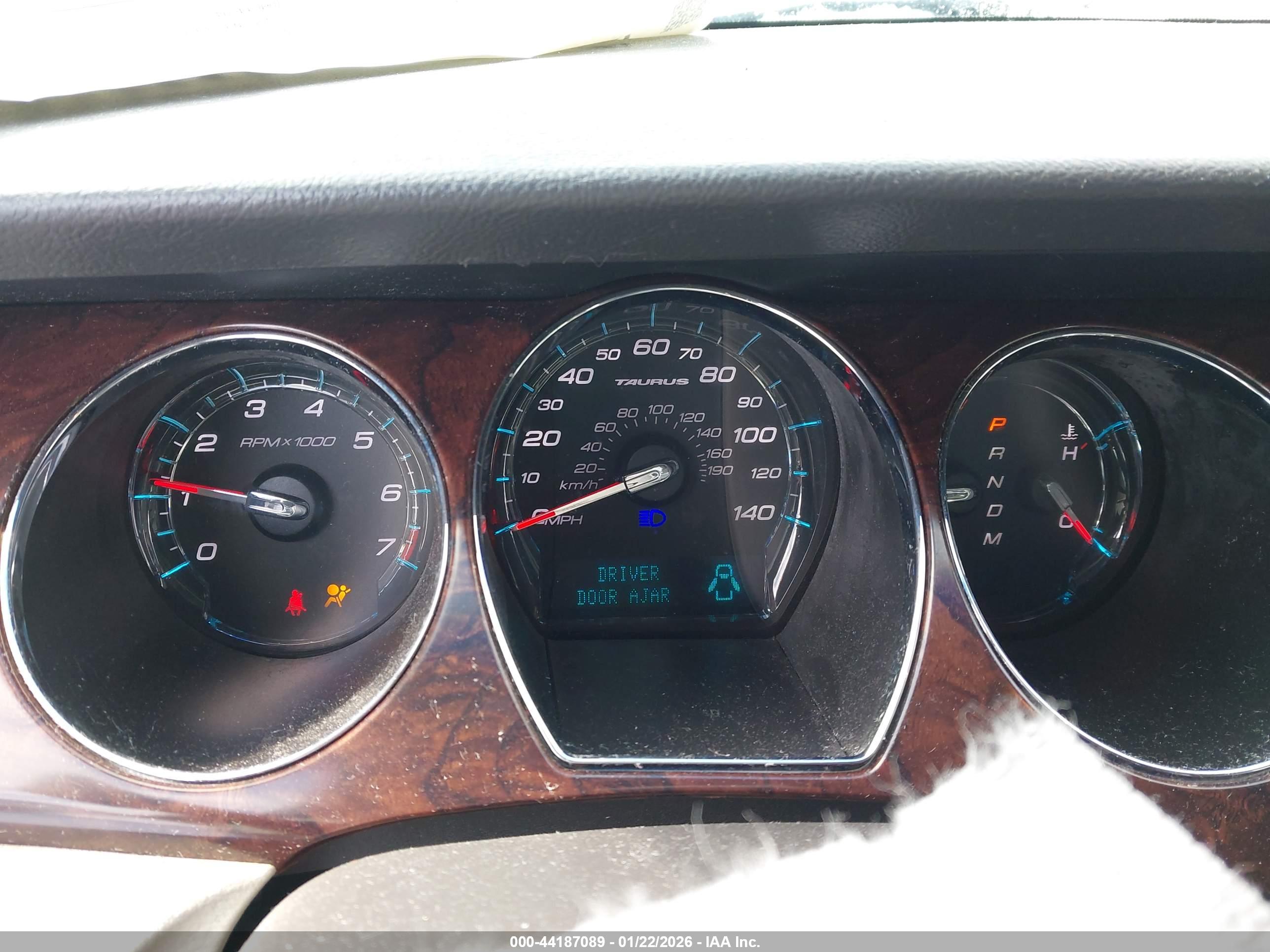 FORD TAURUS image 7