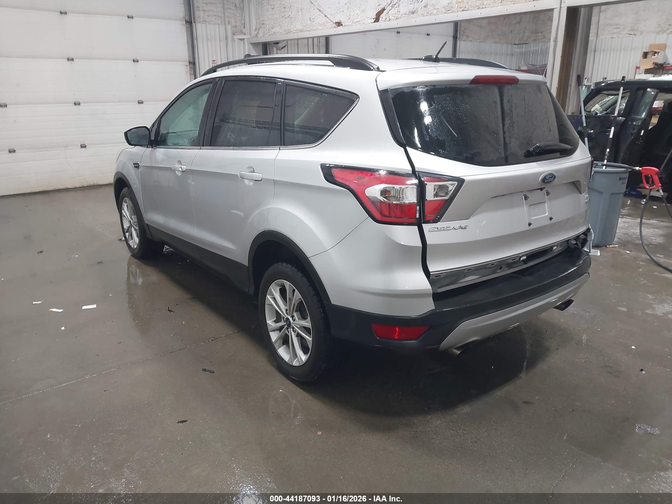 FORD ESCAPE image 3