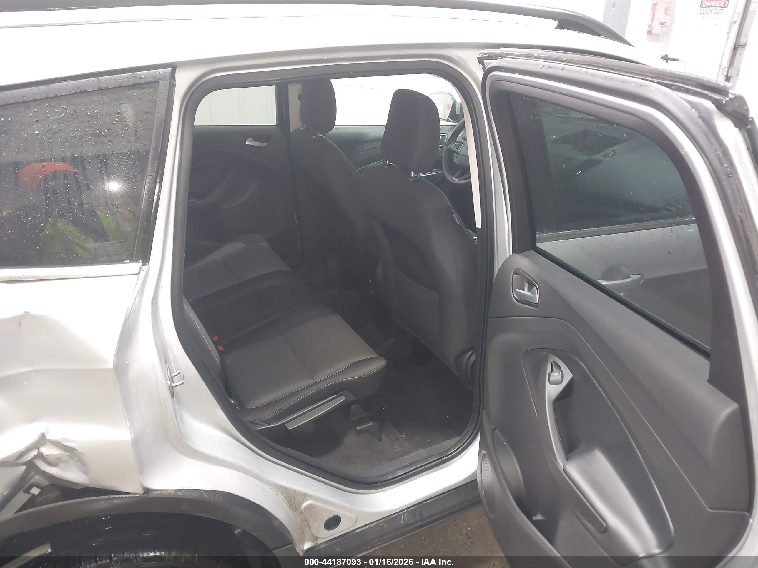 FORD ESCAPE image 8