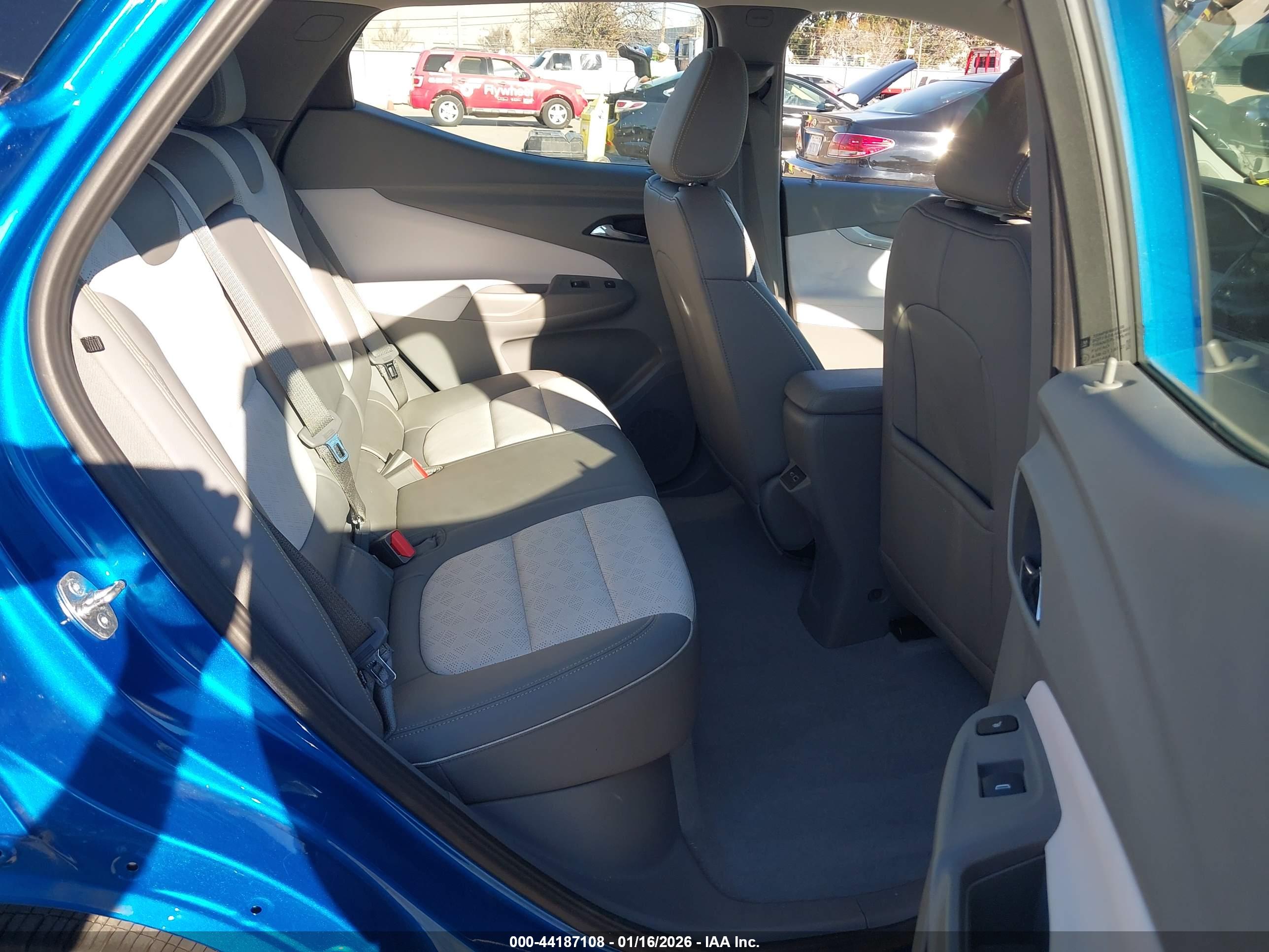 CHEVROLET BOLT image 8
