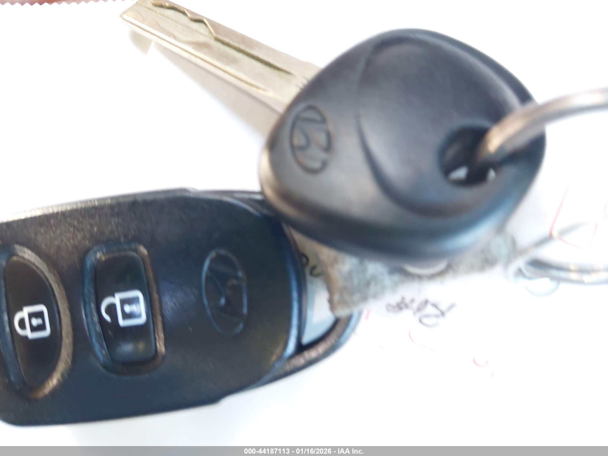 HYUNDAI TUCSON image 11