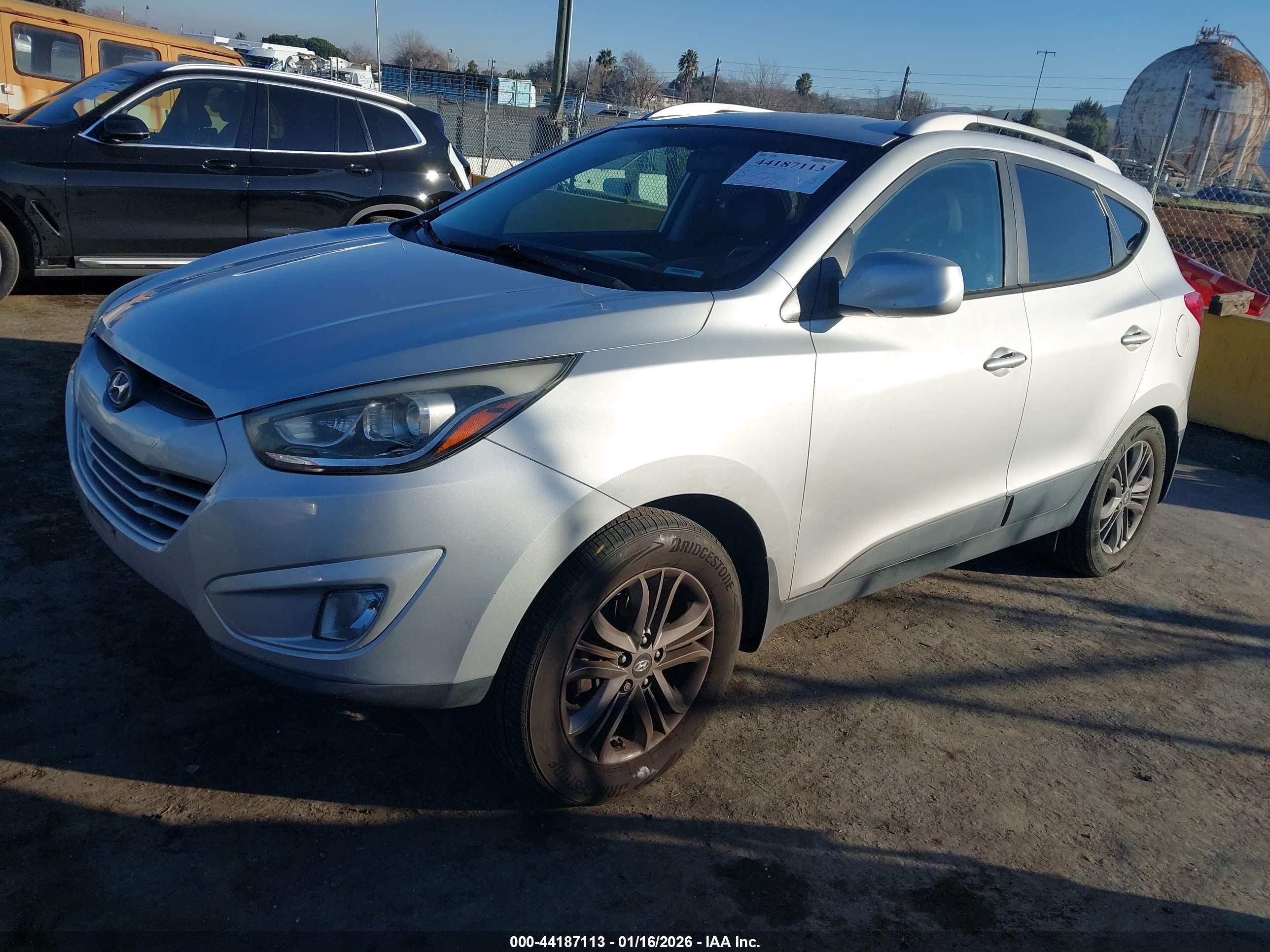HYUNDAI TUCSON image 2
