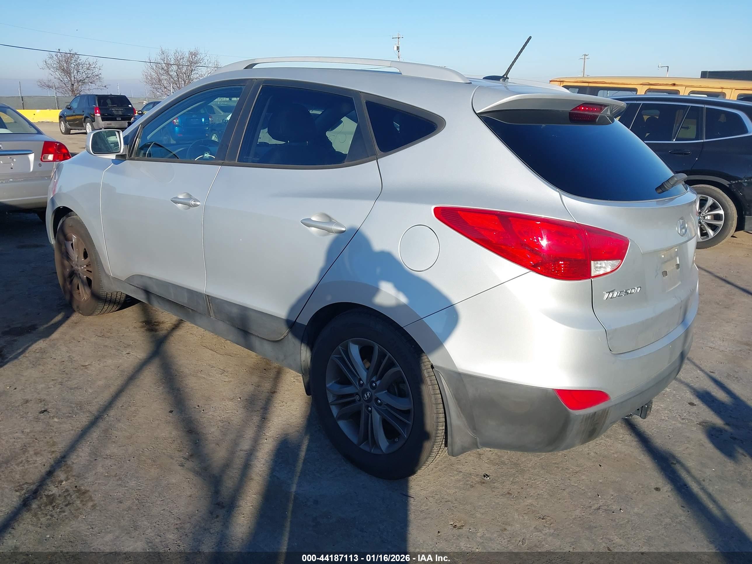 HYUNDAI TUCSON image 3