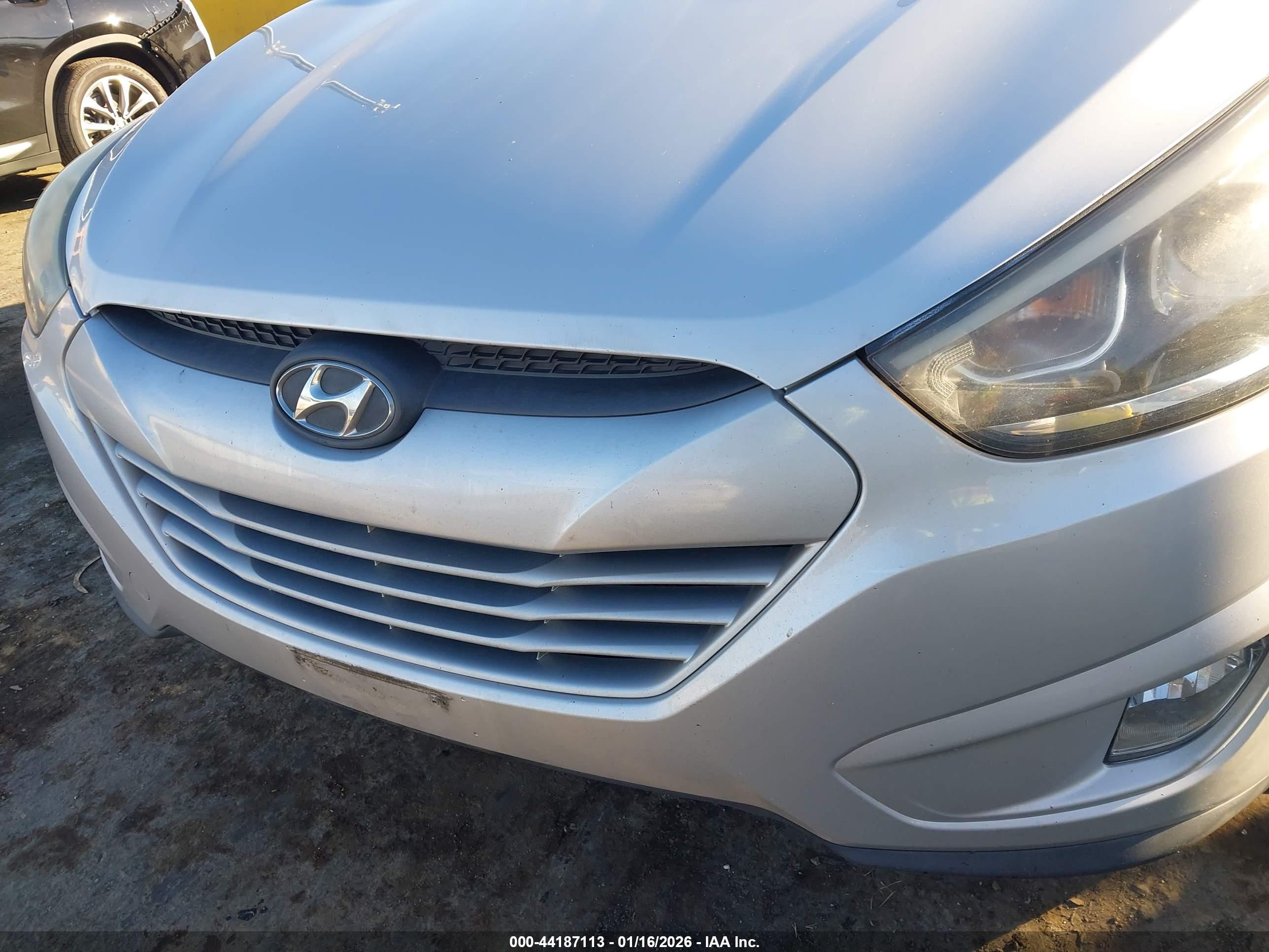 HYUNDAI TUCSON image 6