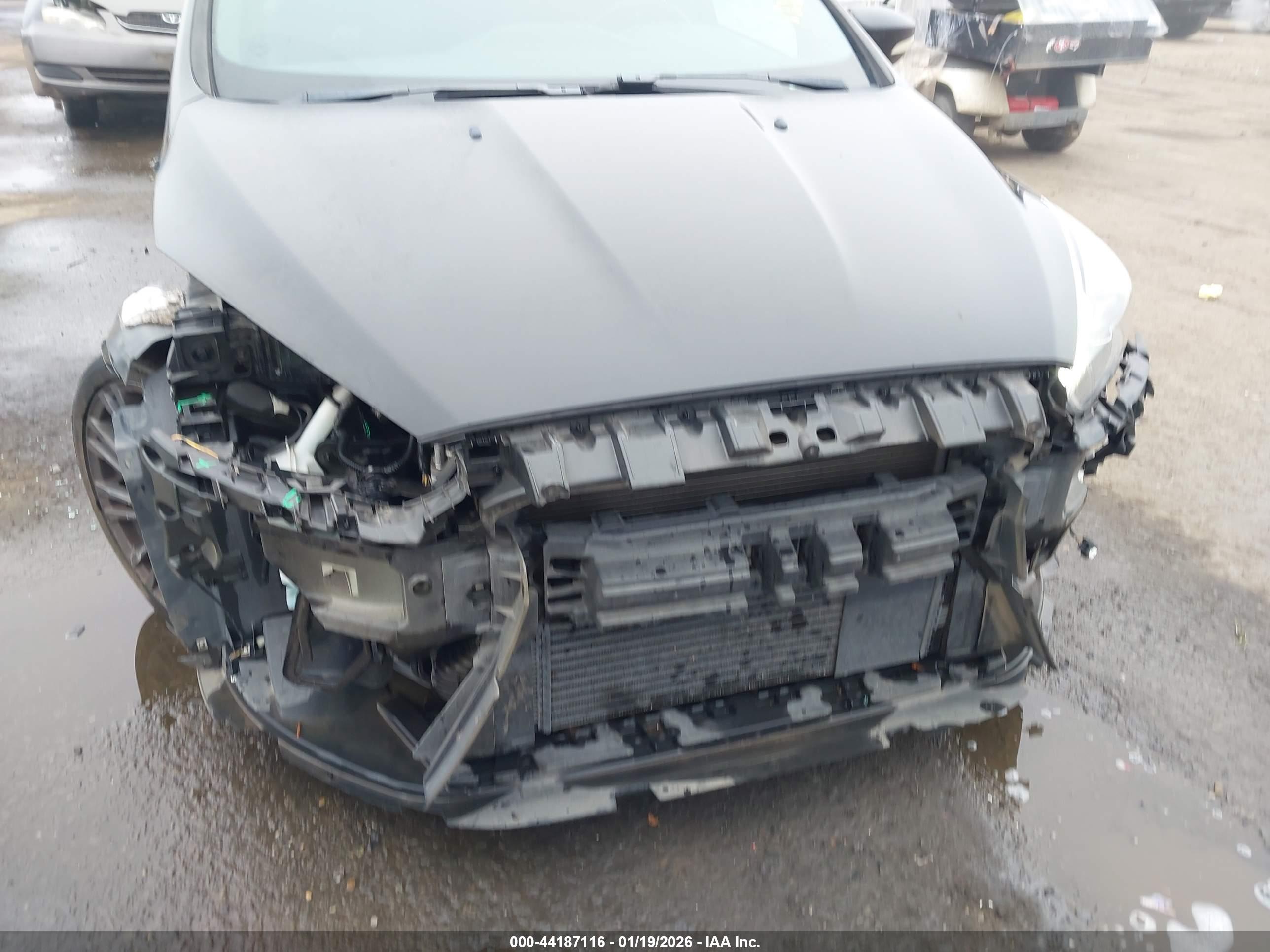 FORD FOCUS image 6