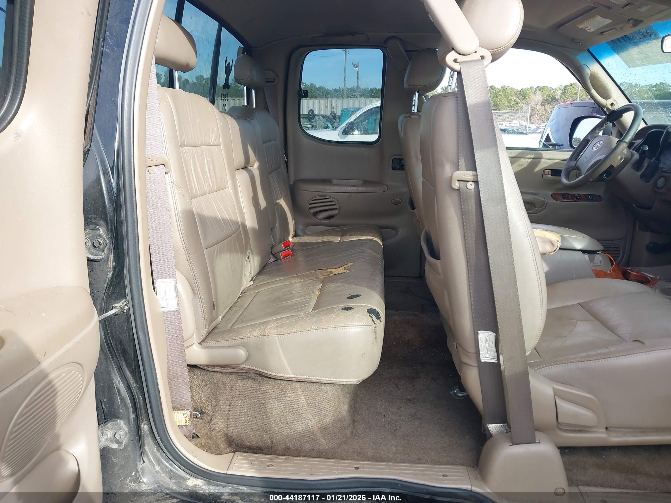 TOYOTA TUNDRA image 8
