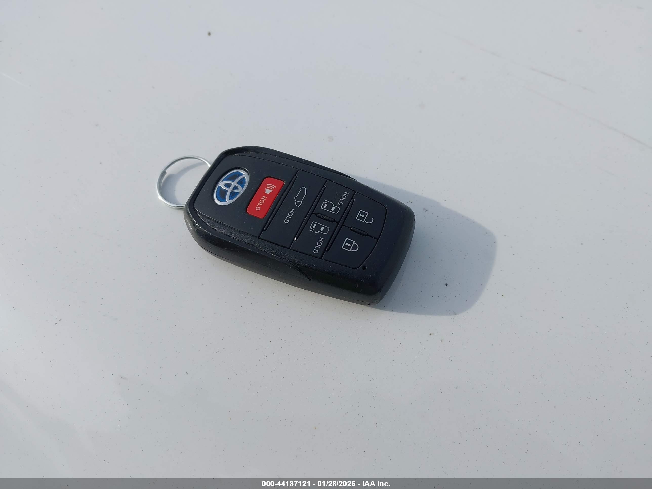 TOYOTA SIENNA image 11