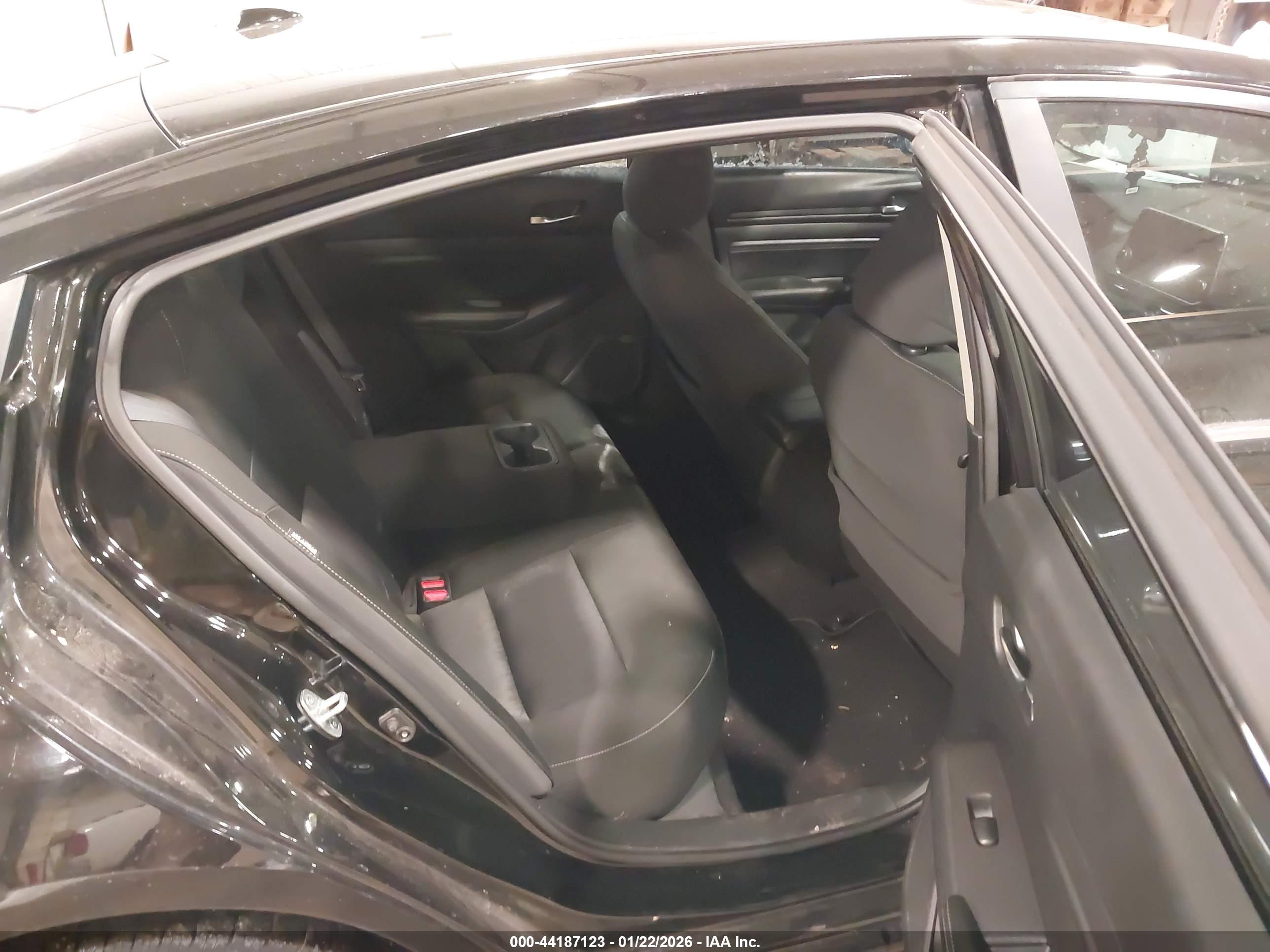 NISSAN ALTIMA image 8