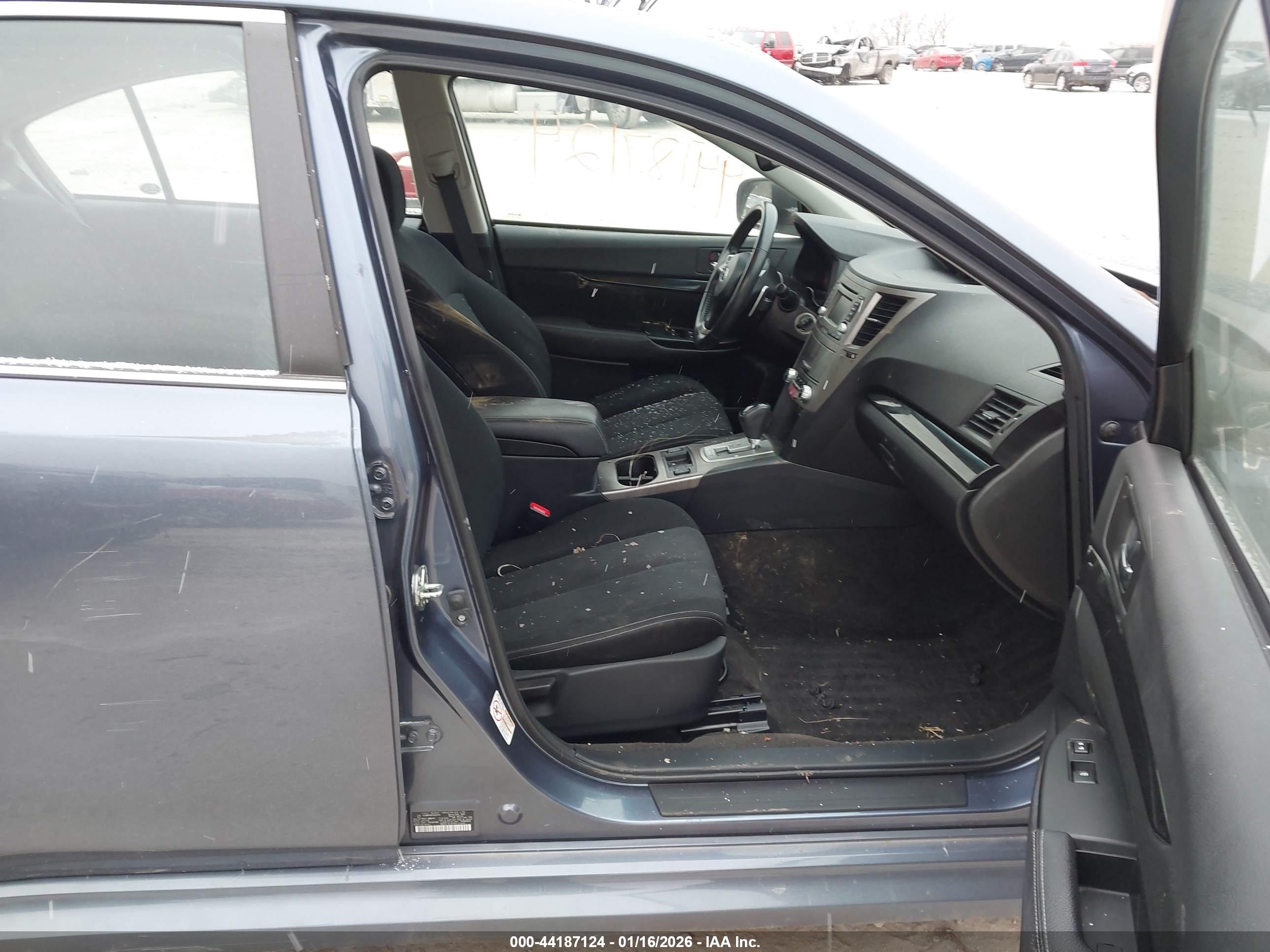 SUBARU LEGACY image 5