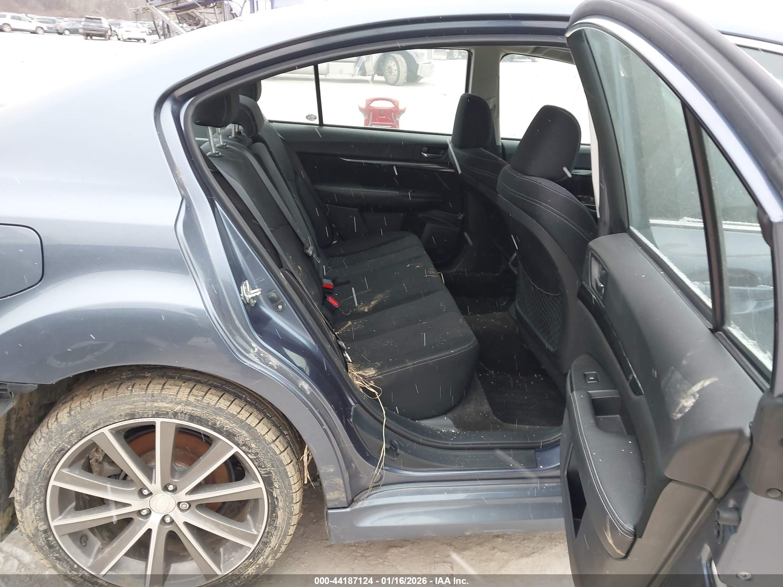 SUBARU LEGACY image 8