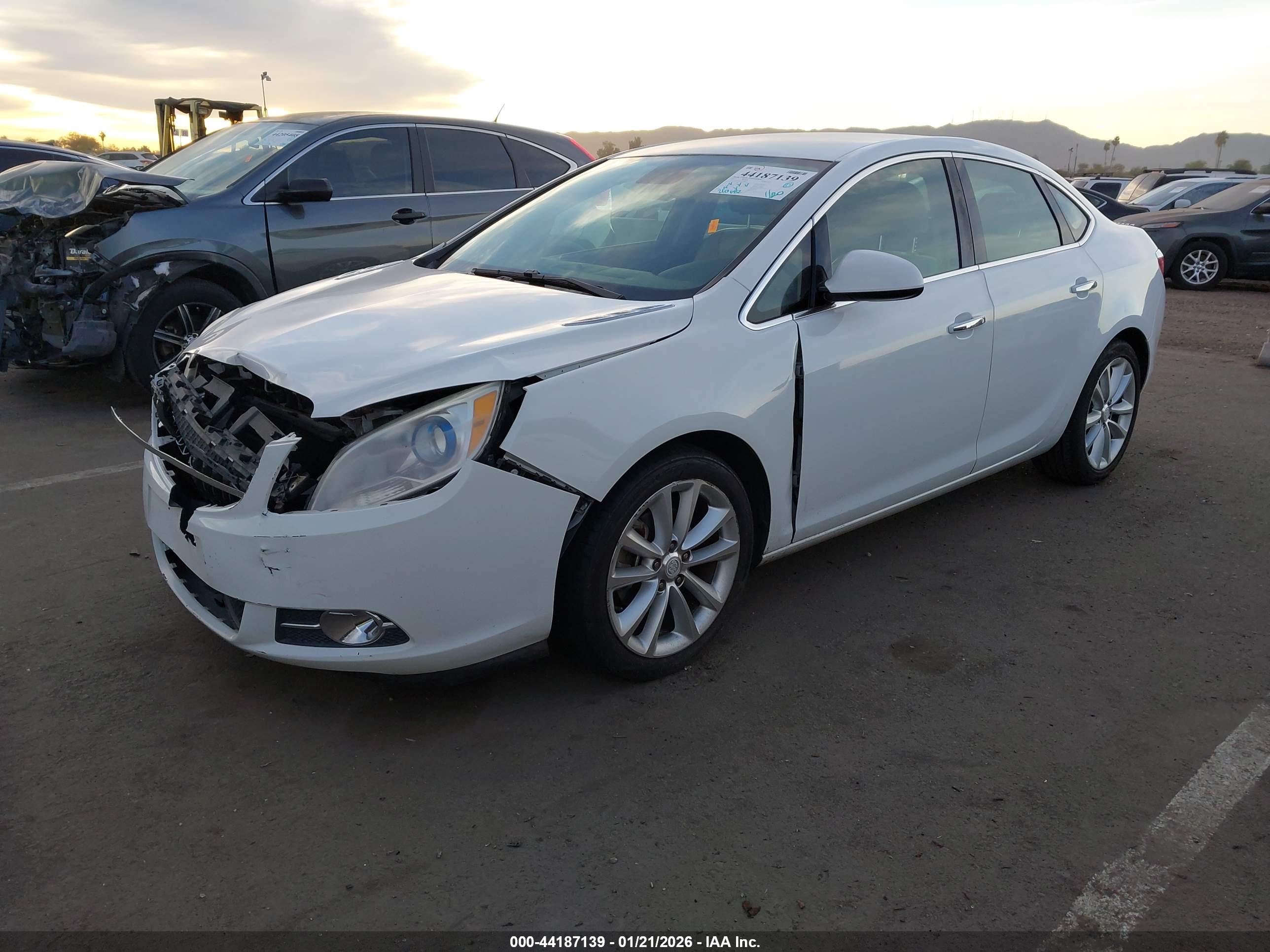 BUICK VERANO image 2