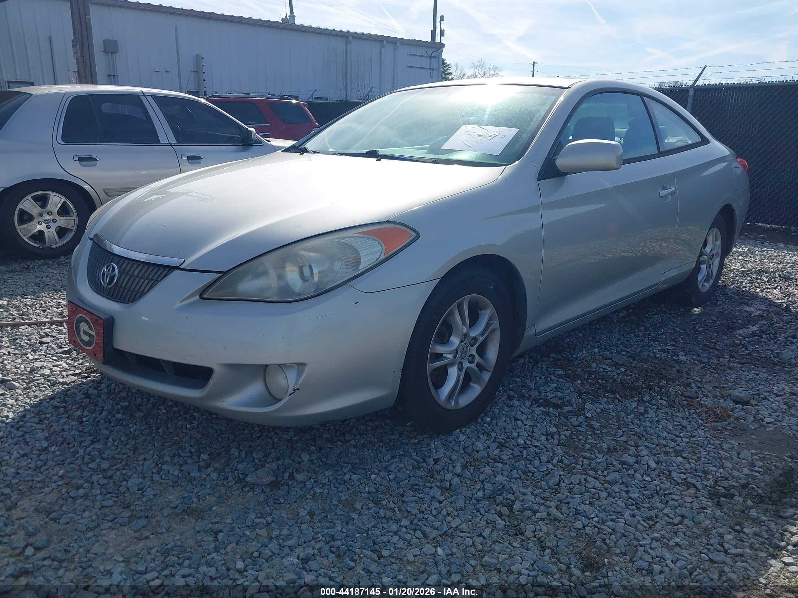 TOYOTA CAMRY image 2