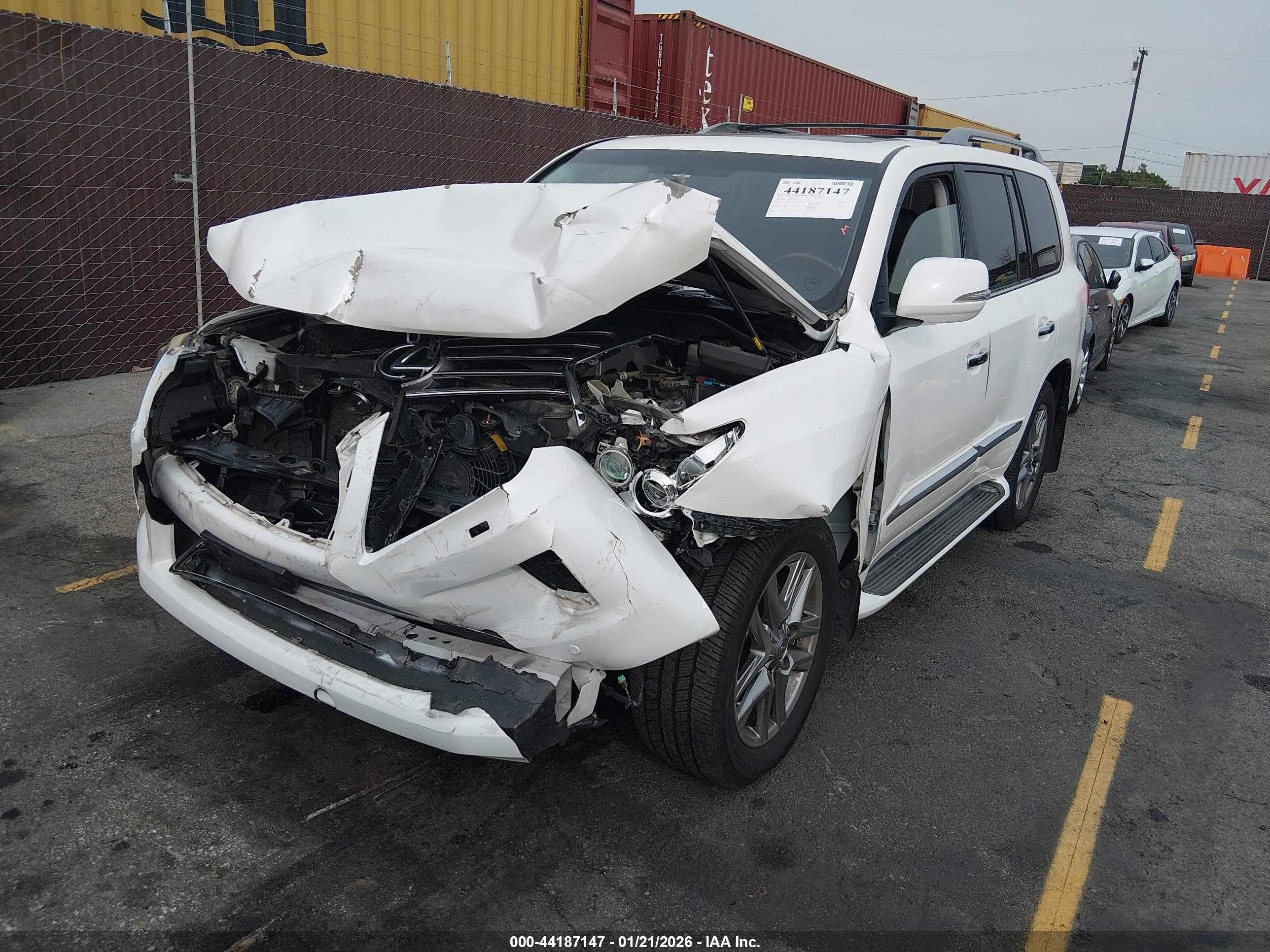 LEXUS LX image 2