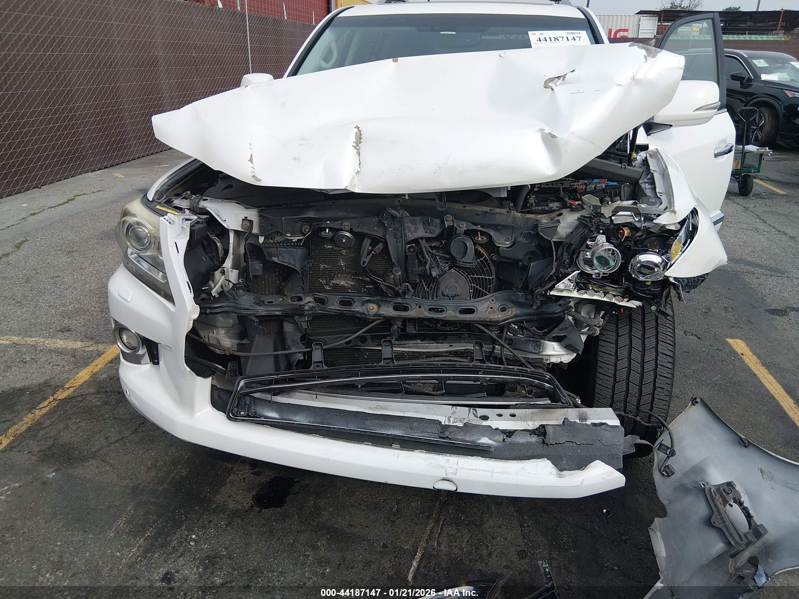 LEXUS LX image 6