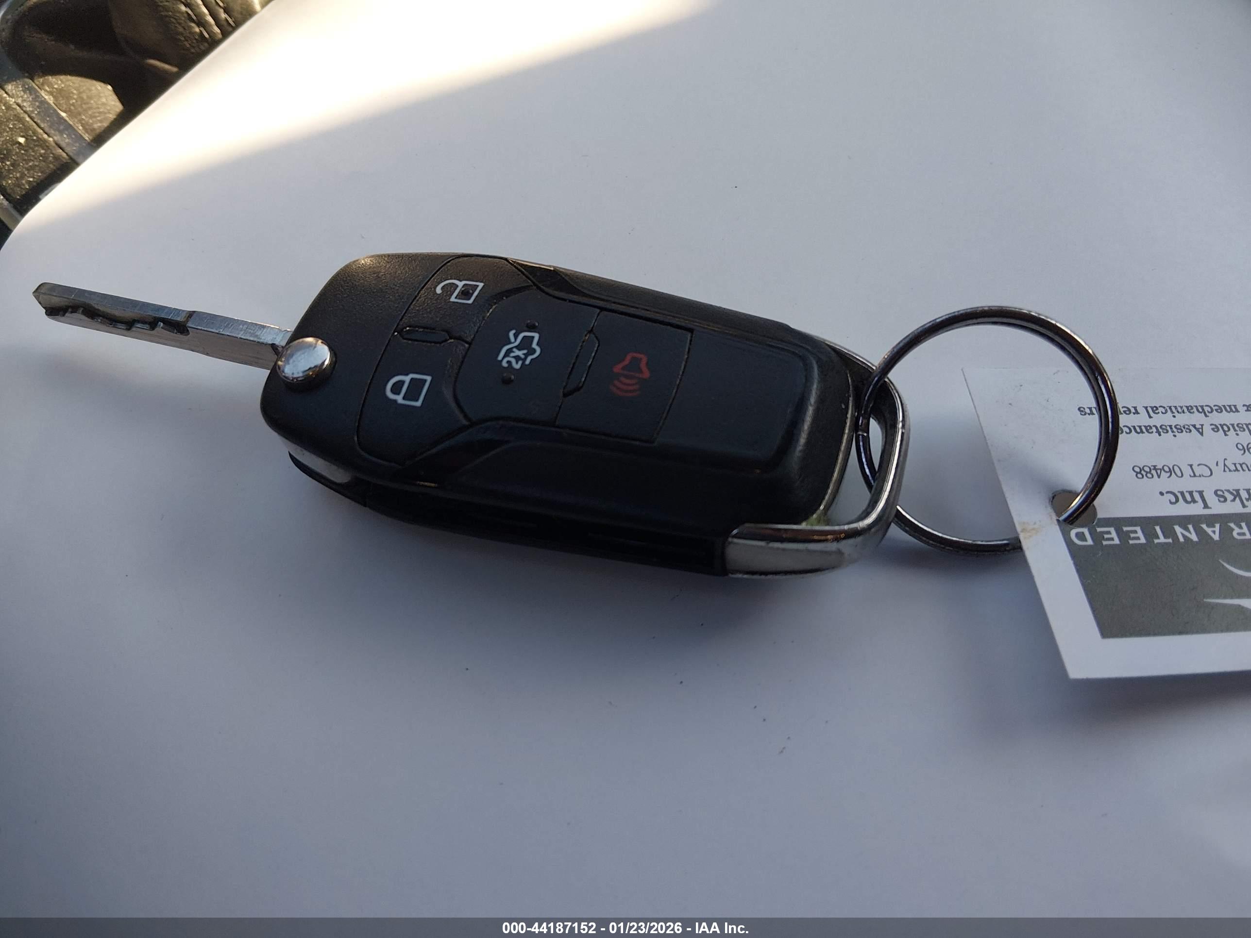 FORD FUSION image 11