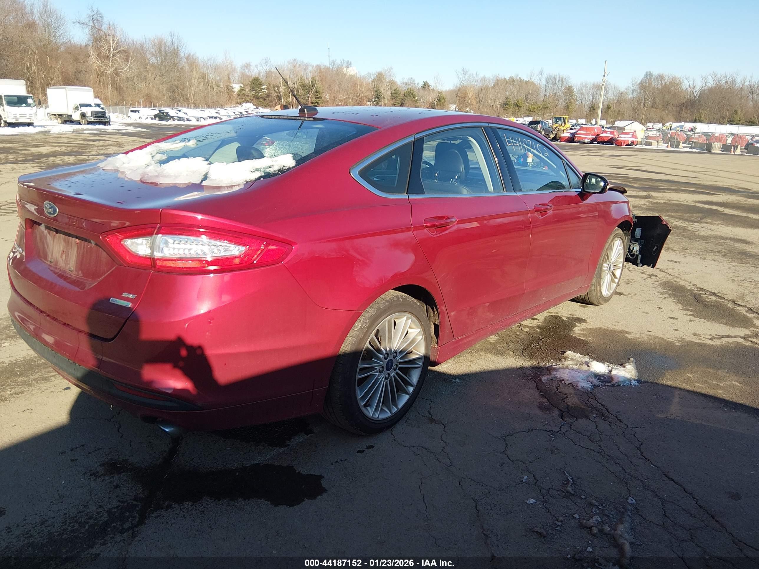 FORD FUSION image 4