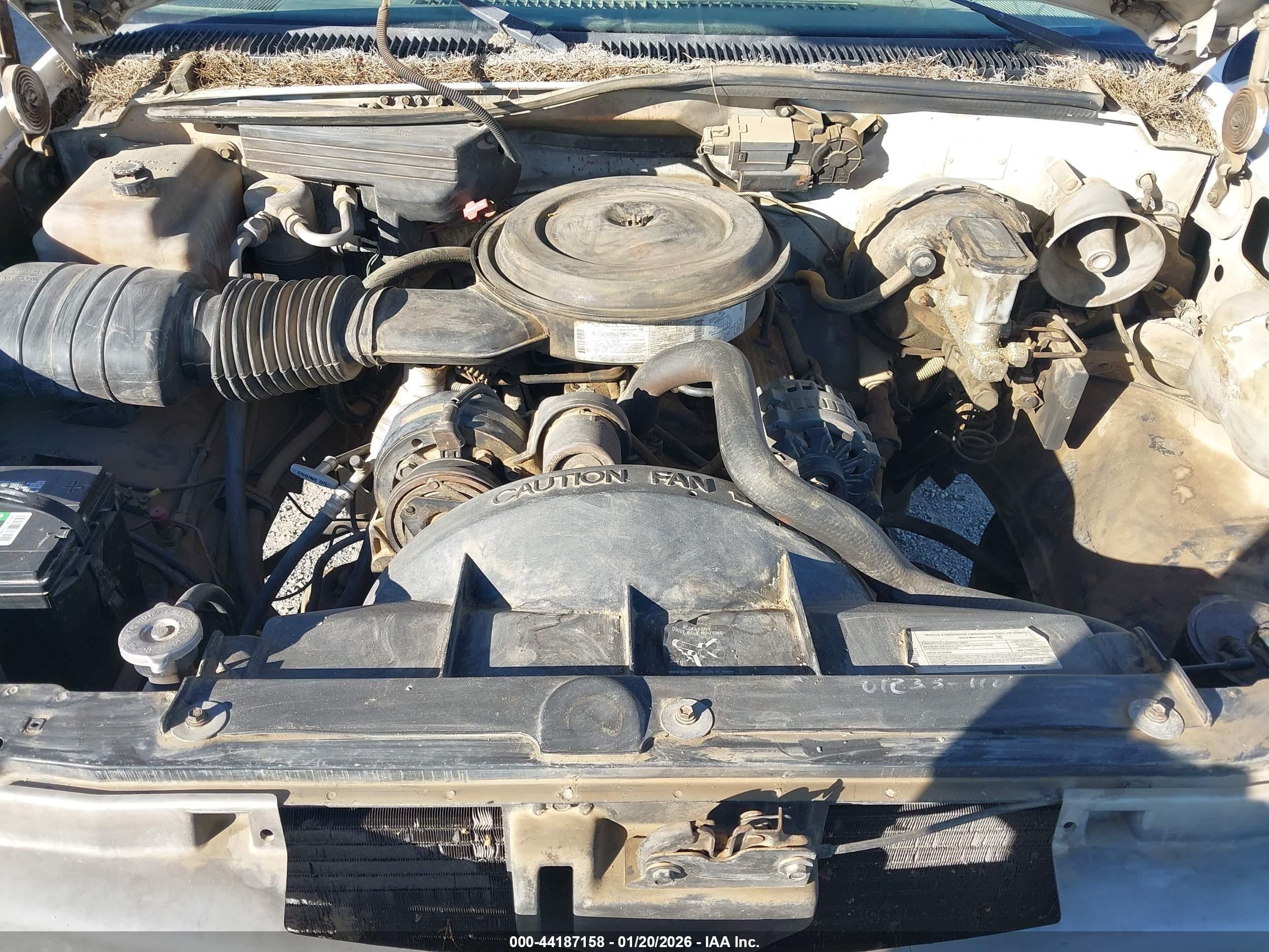 CHEVROLET GMT-400 image 10