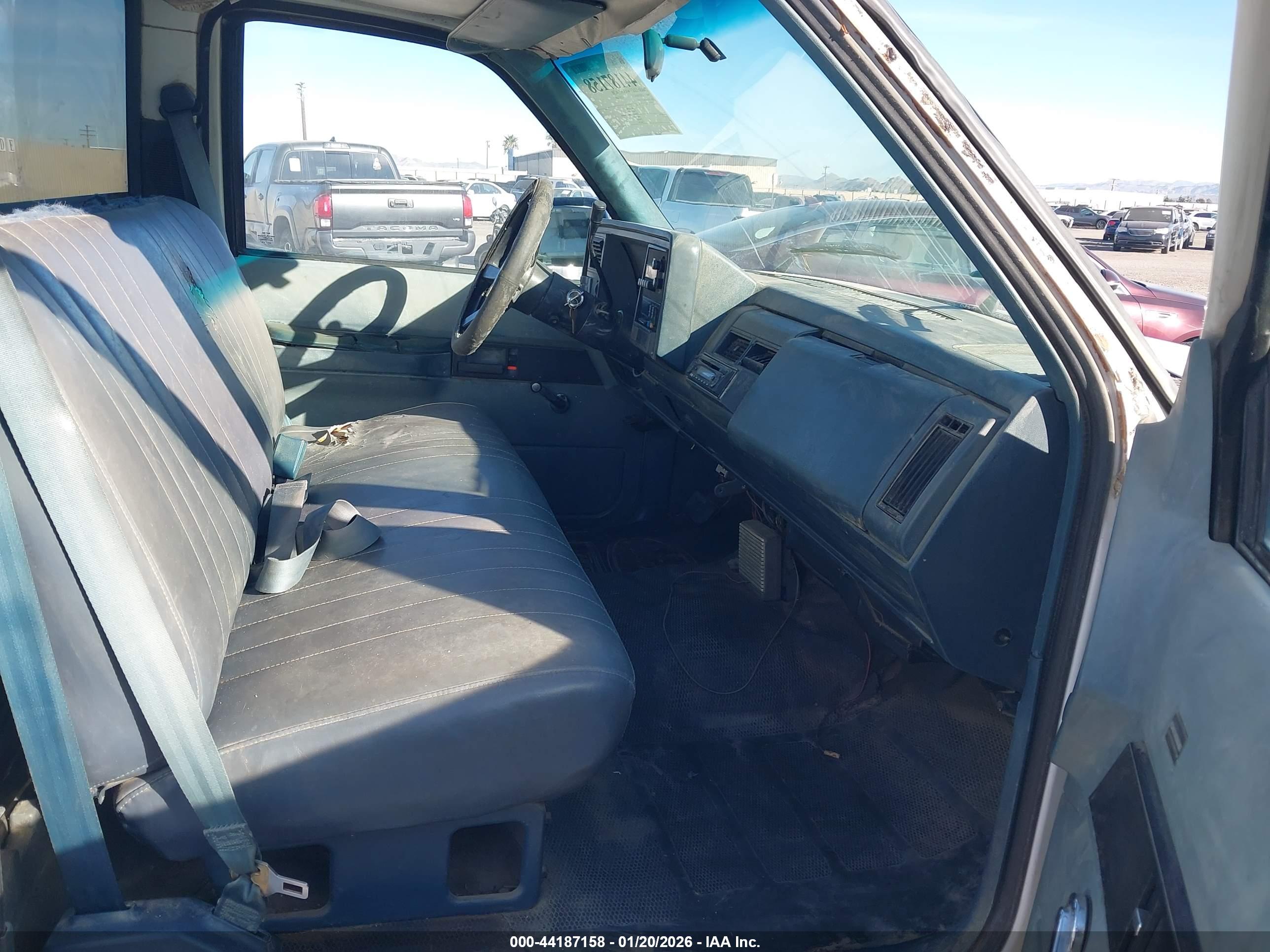 CHEVROLET GMT-400 image 5