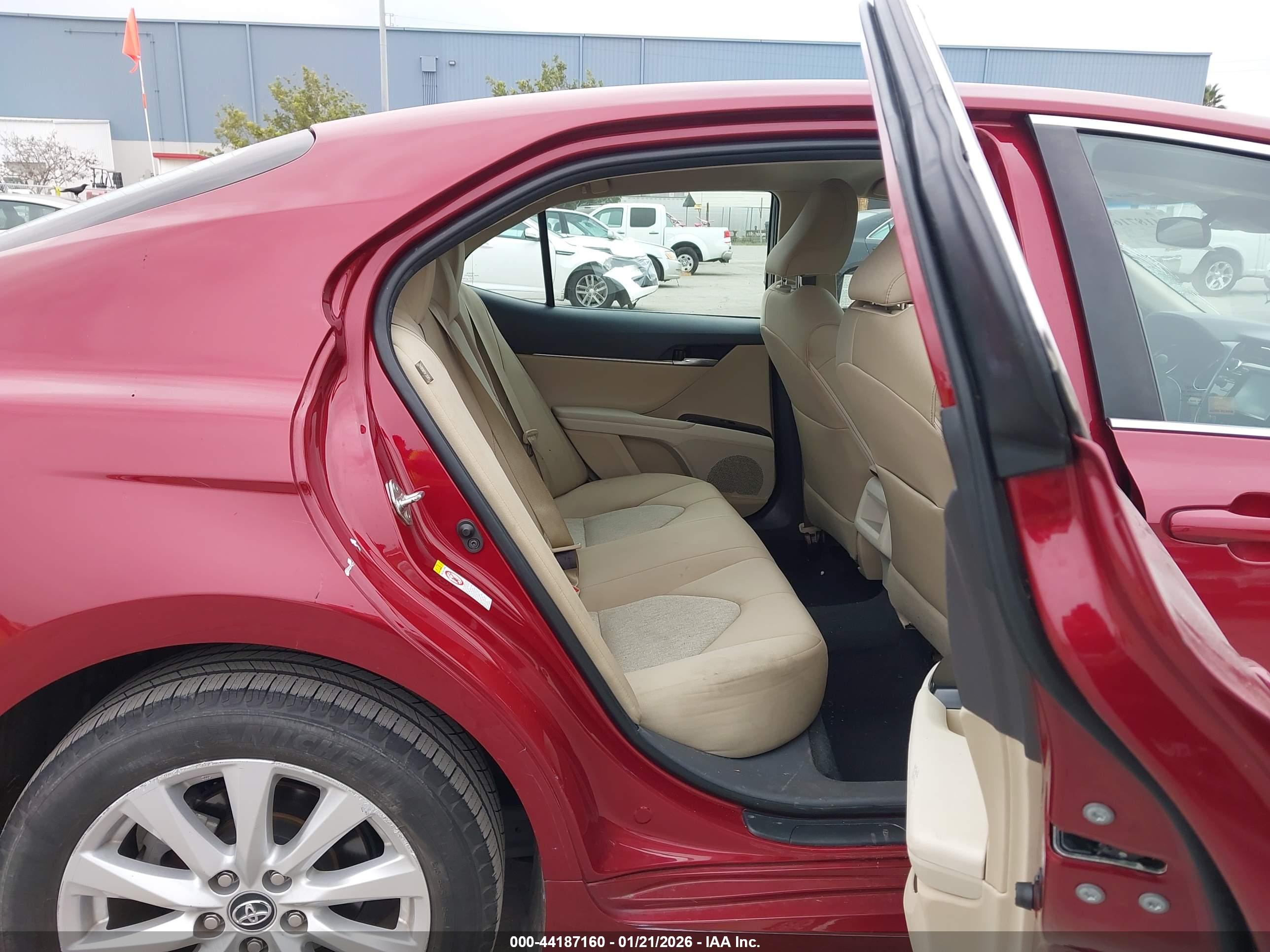 TOYOTA CAMRY image 8