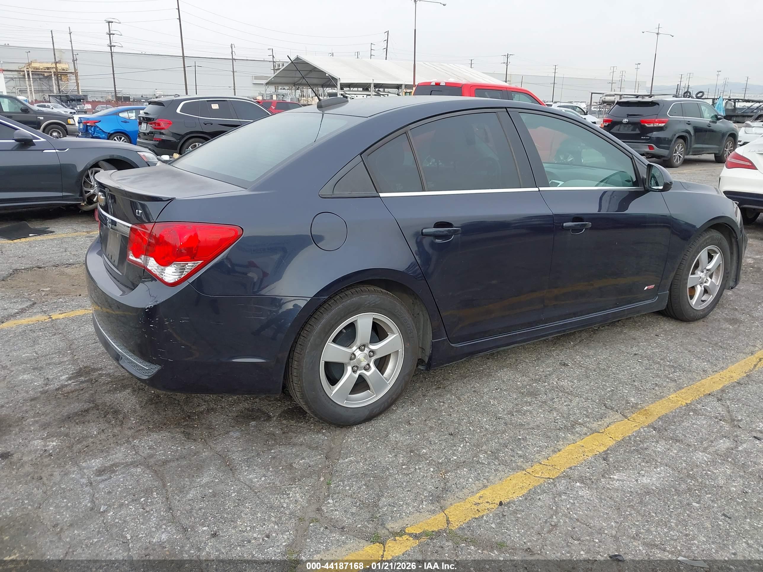 CHEVROLET CRUZE image 4