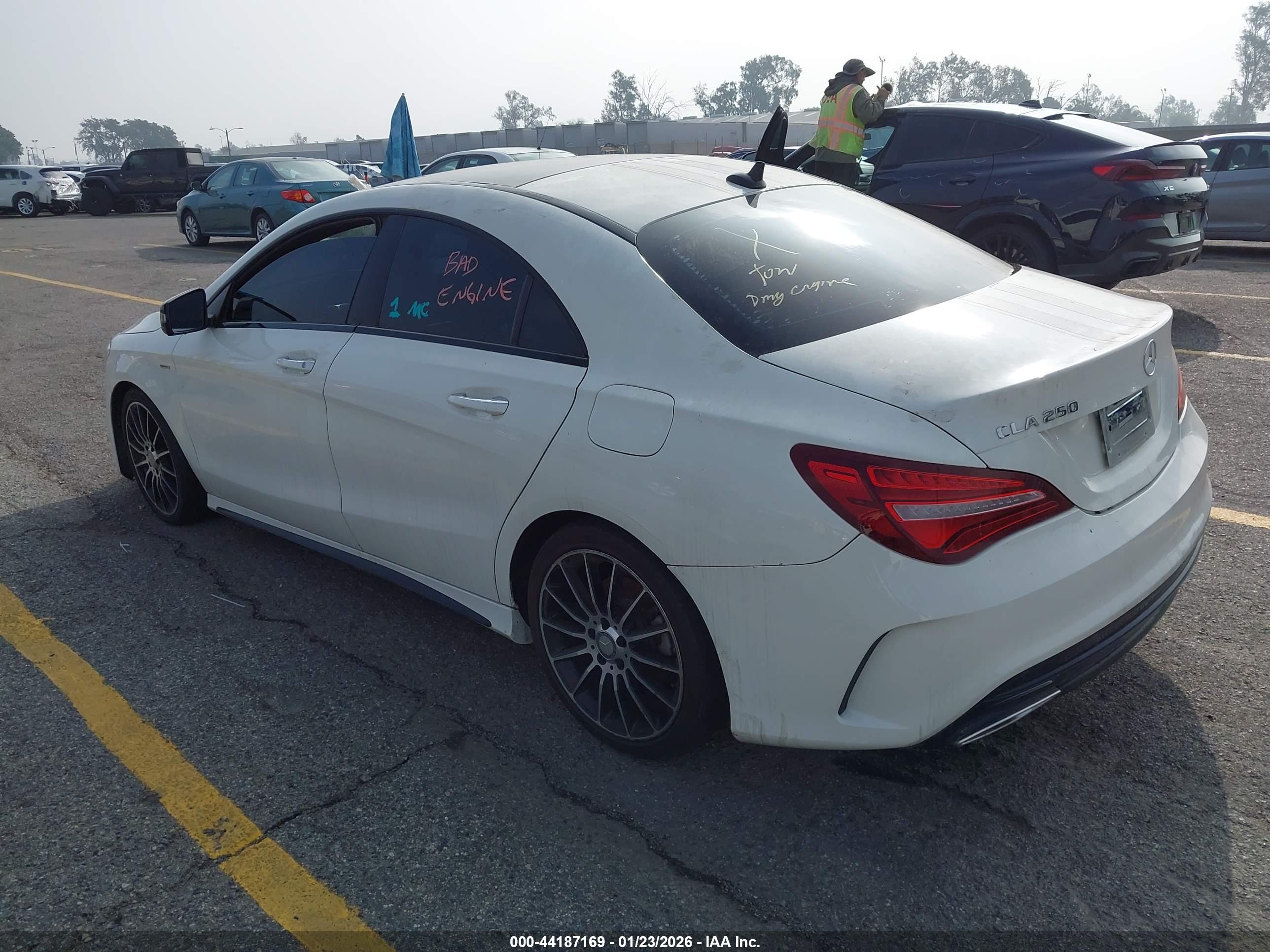MERCEDES-BENZ CLA image 3