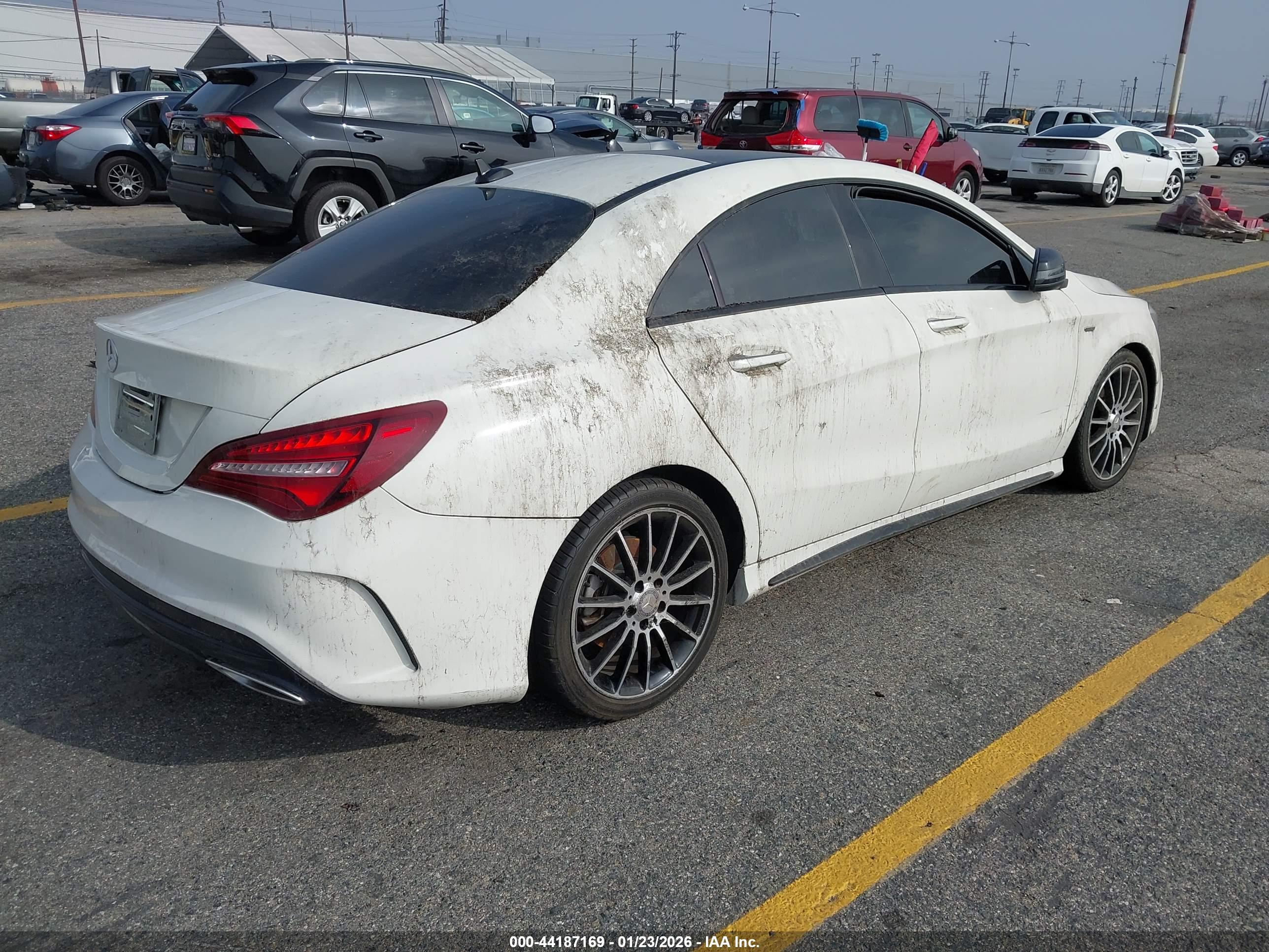 MERCEDES-BENZ CLA image 4