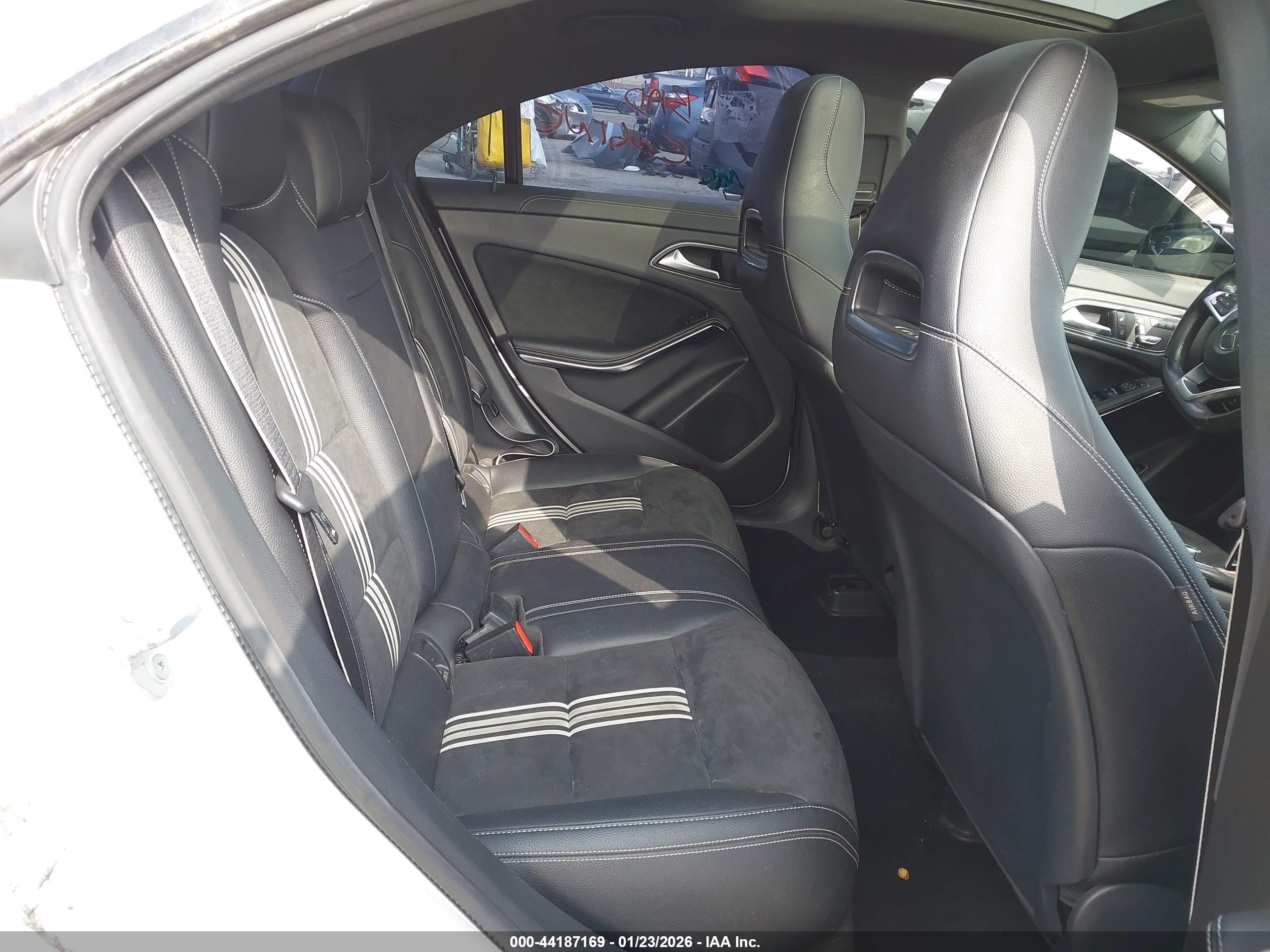 MERCEDES-BENZ CLA image 8