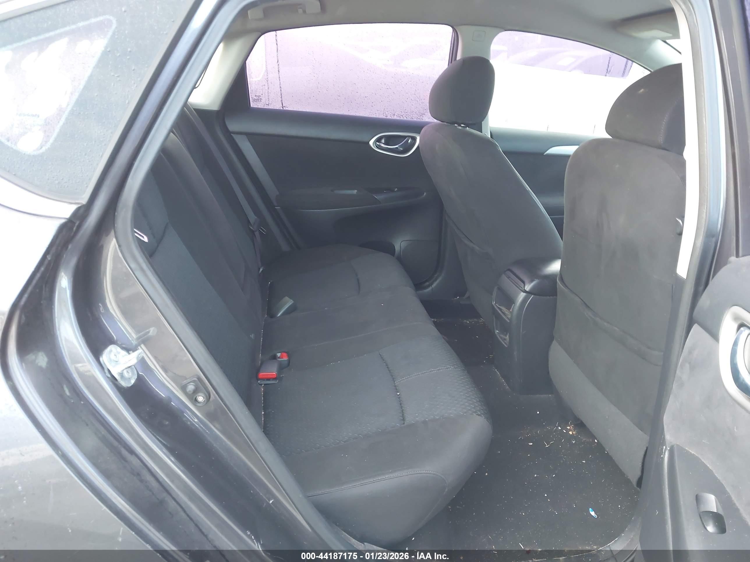 NISSAN SENTRA image 8