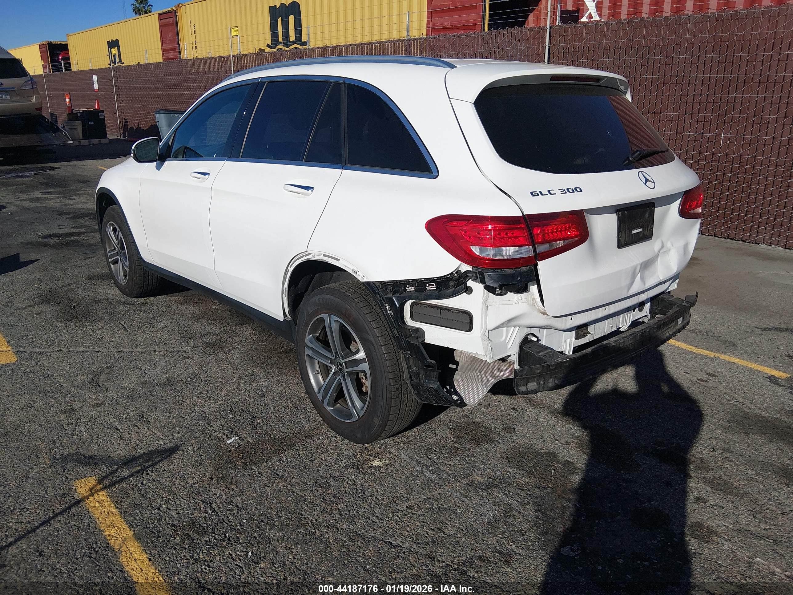 MERCEDES-BENZ GLC image 3