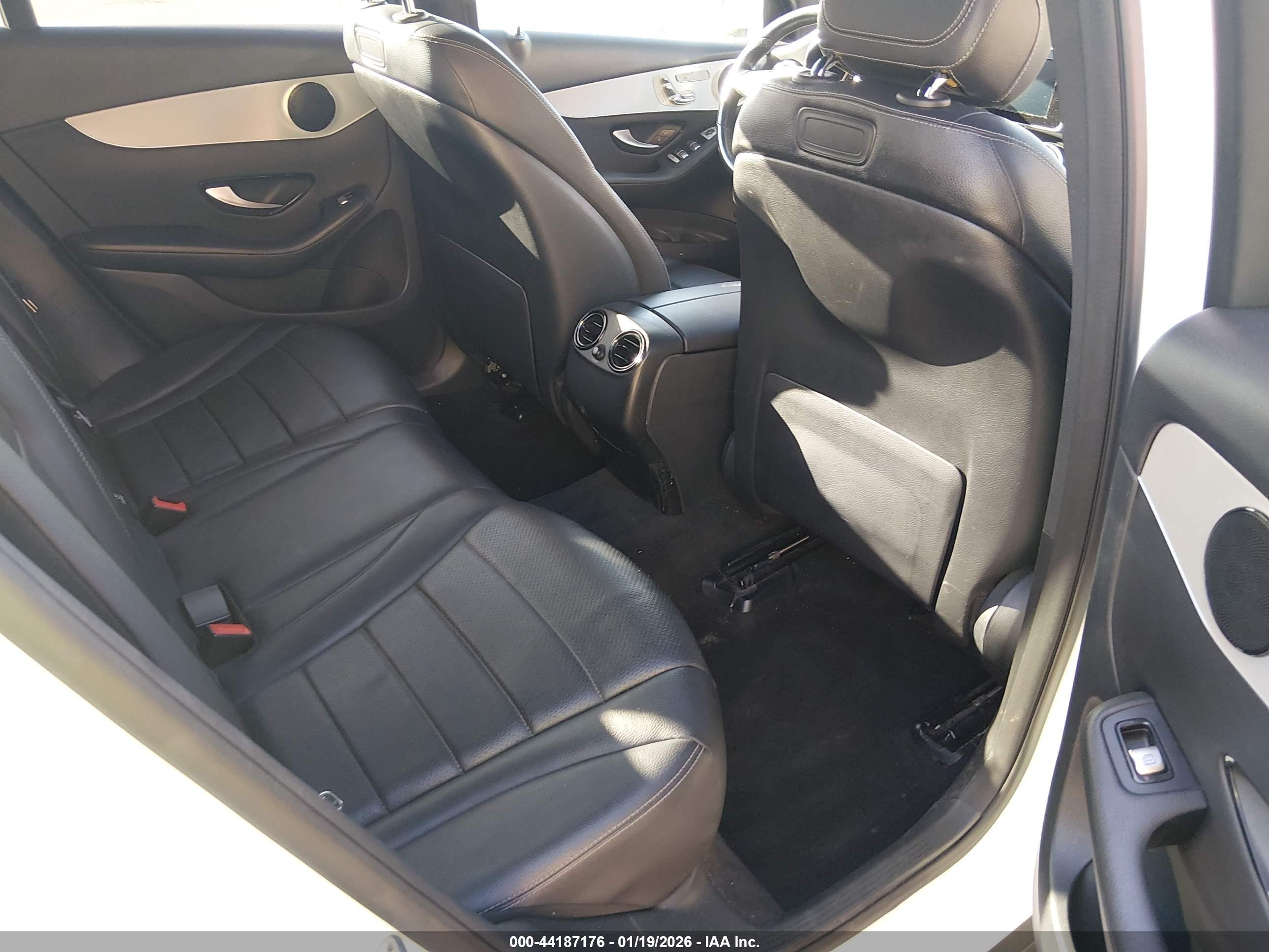 MERCEDES-BENZ GLC image 8