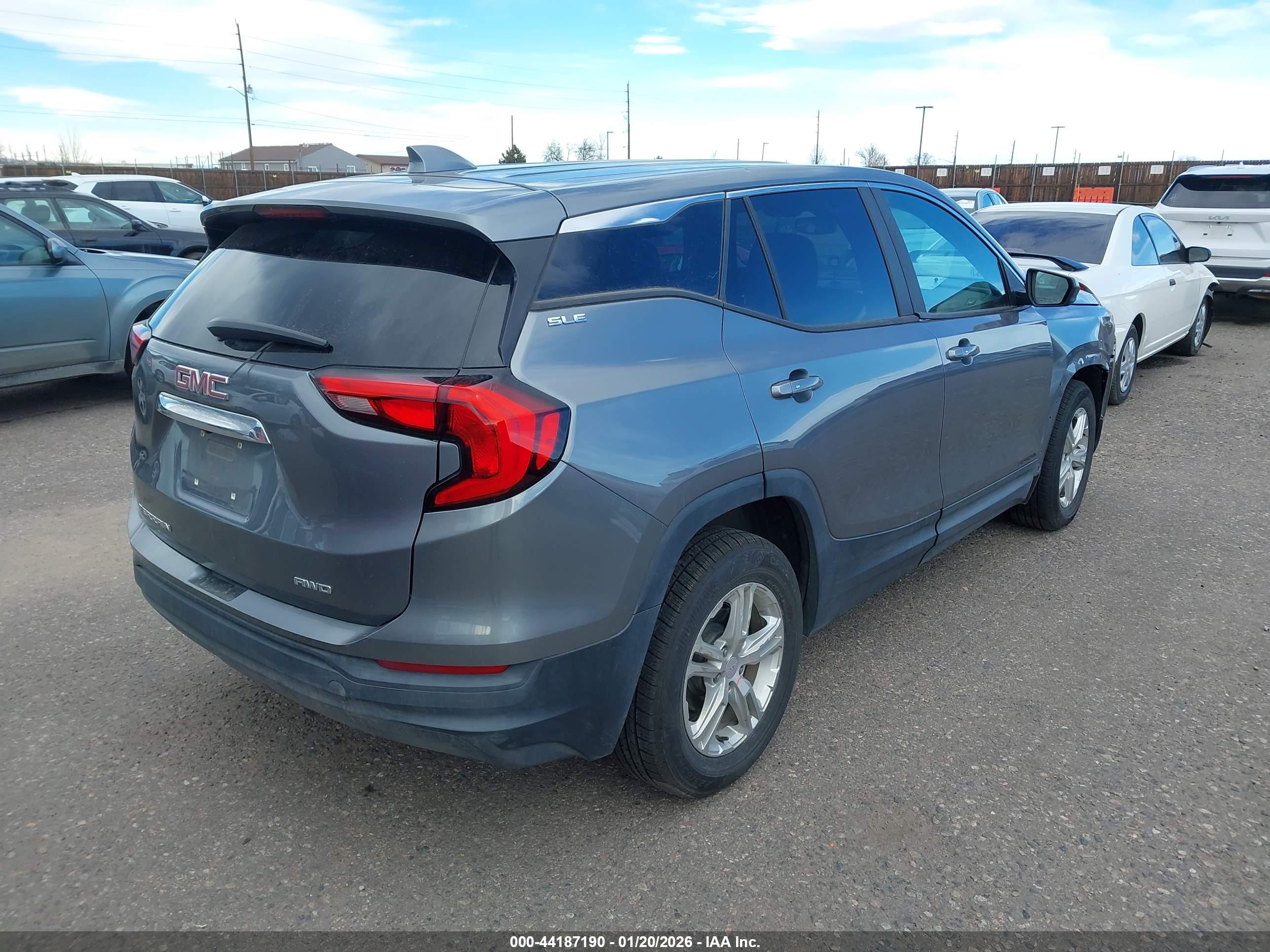 GMC TERRAIN image 4